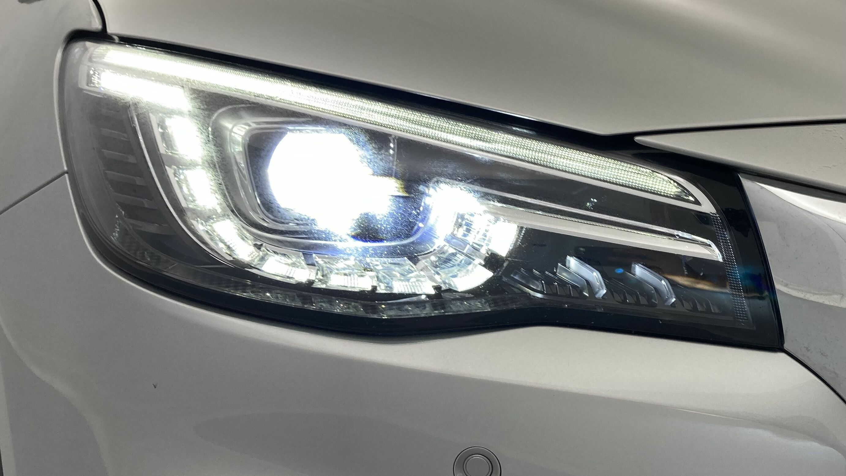 mg hs luxury 1.5 T-GDI 162 AT 2023 medal silver - ssa 29