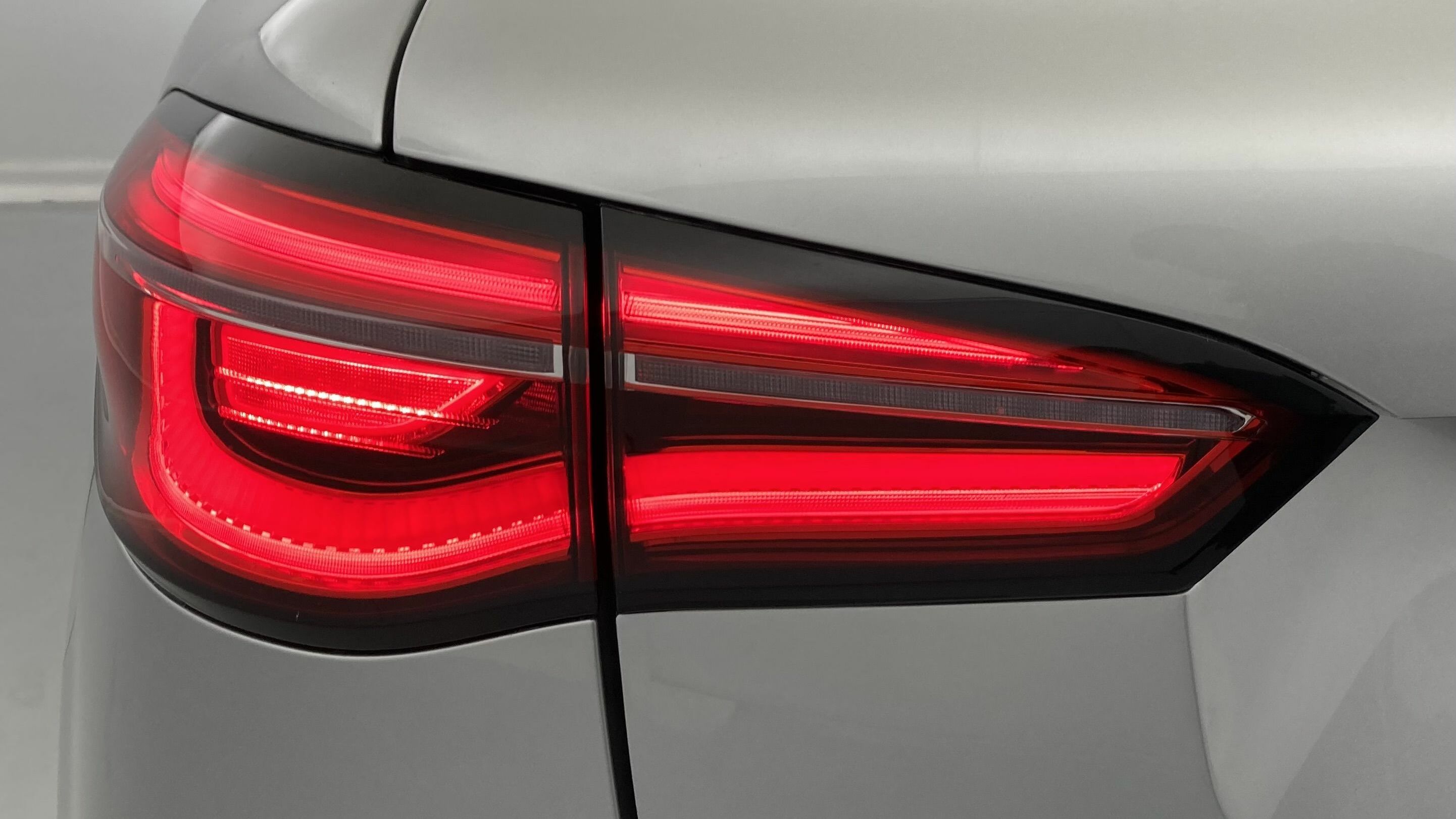 mg hs luxury 1.5 T-GDI 162 AT 2023 medal silver - ssa 30