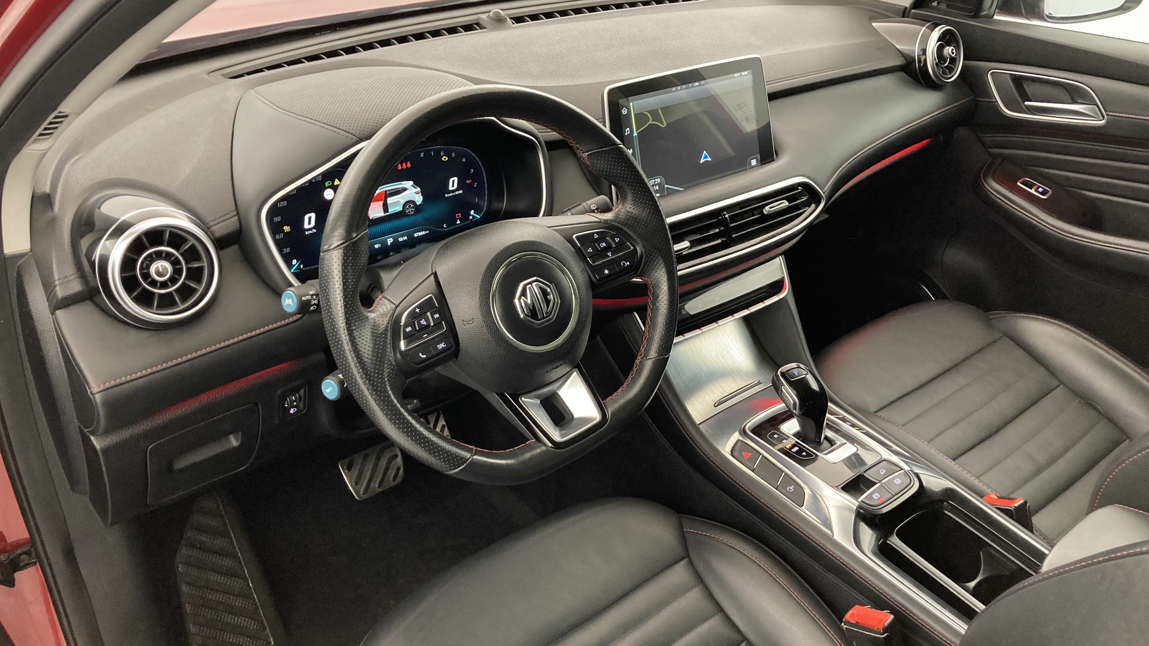 mg hs luxury 1.5 T-GDI 162 AT 2023 diamond red - rsj 15