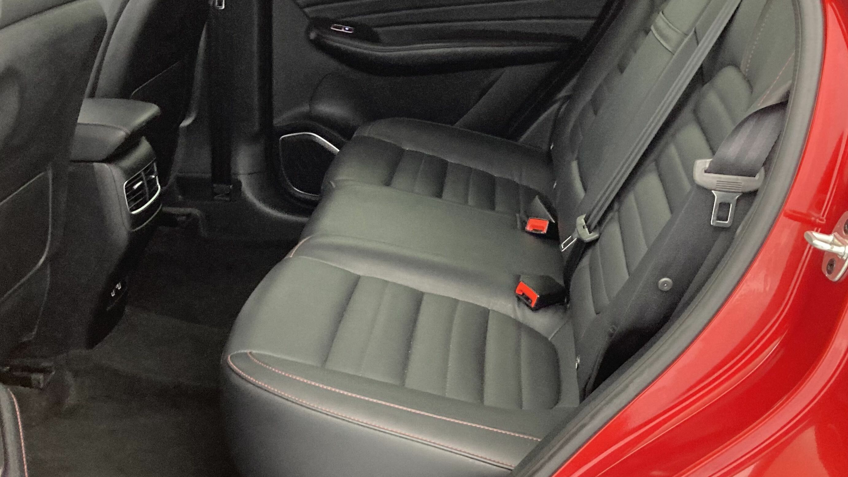 mg hs luxury 1.5 T-GDI 162 AT 2023 diamond red - rsj 21