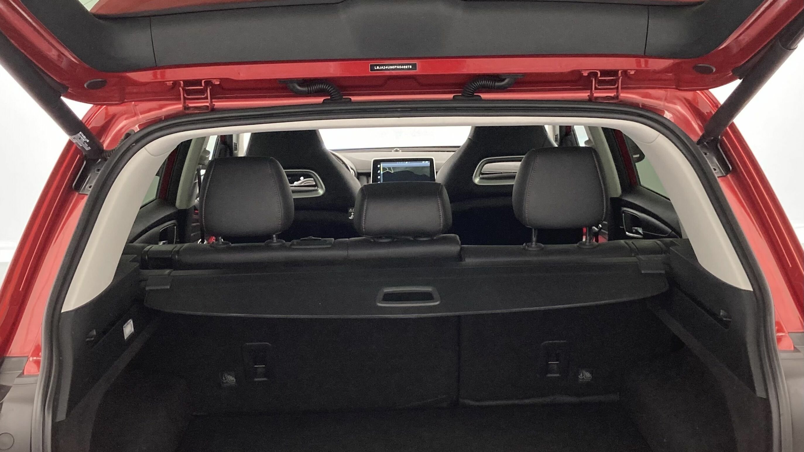 mg hs luxury 1.5 T-GDI 162 AT 2023 diamond red - rsj 24