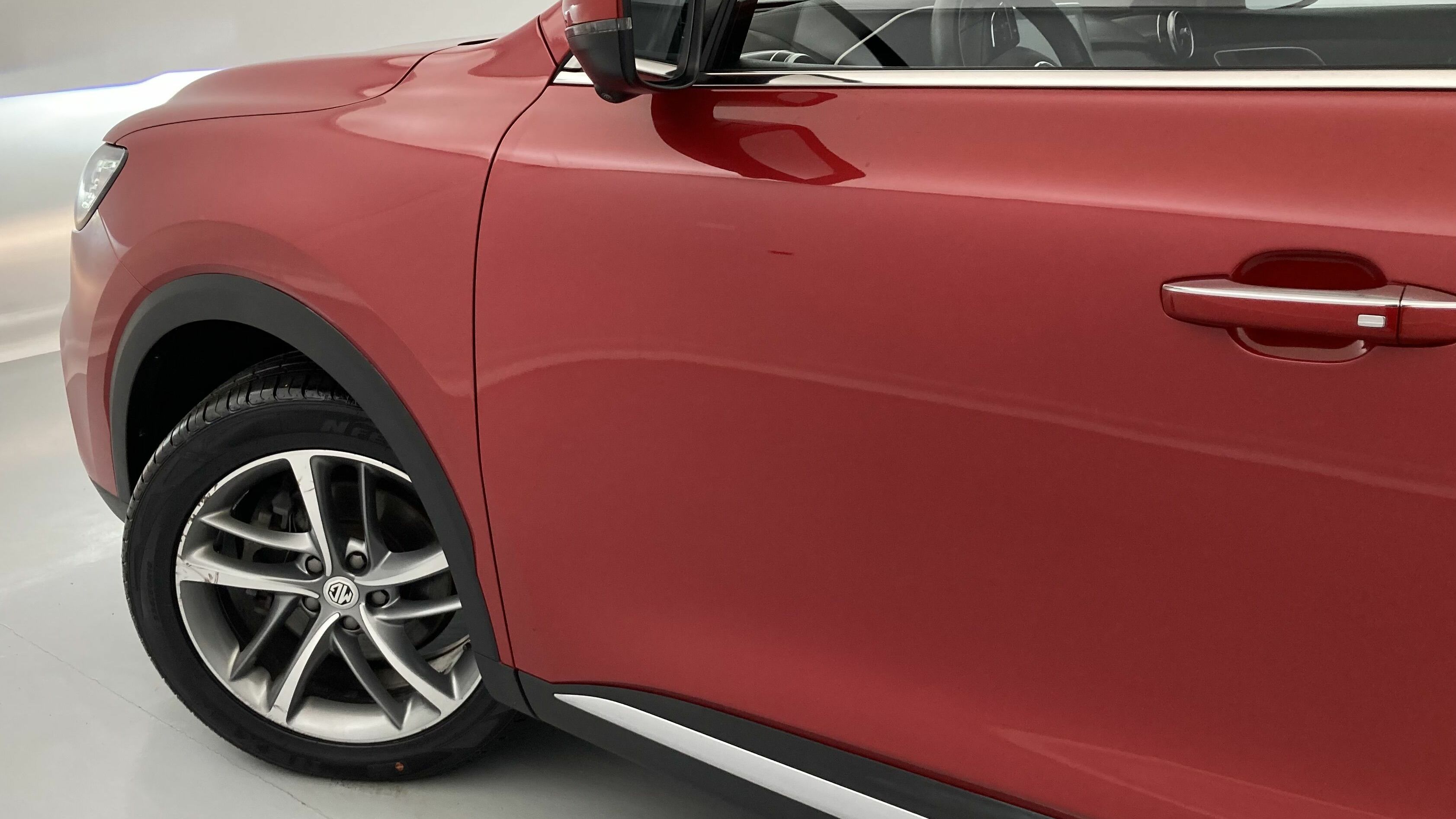 mg hs luxury 1.5 T-GDI 162 AT 2023 diamond red - rsj 28