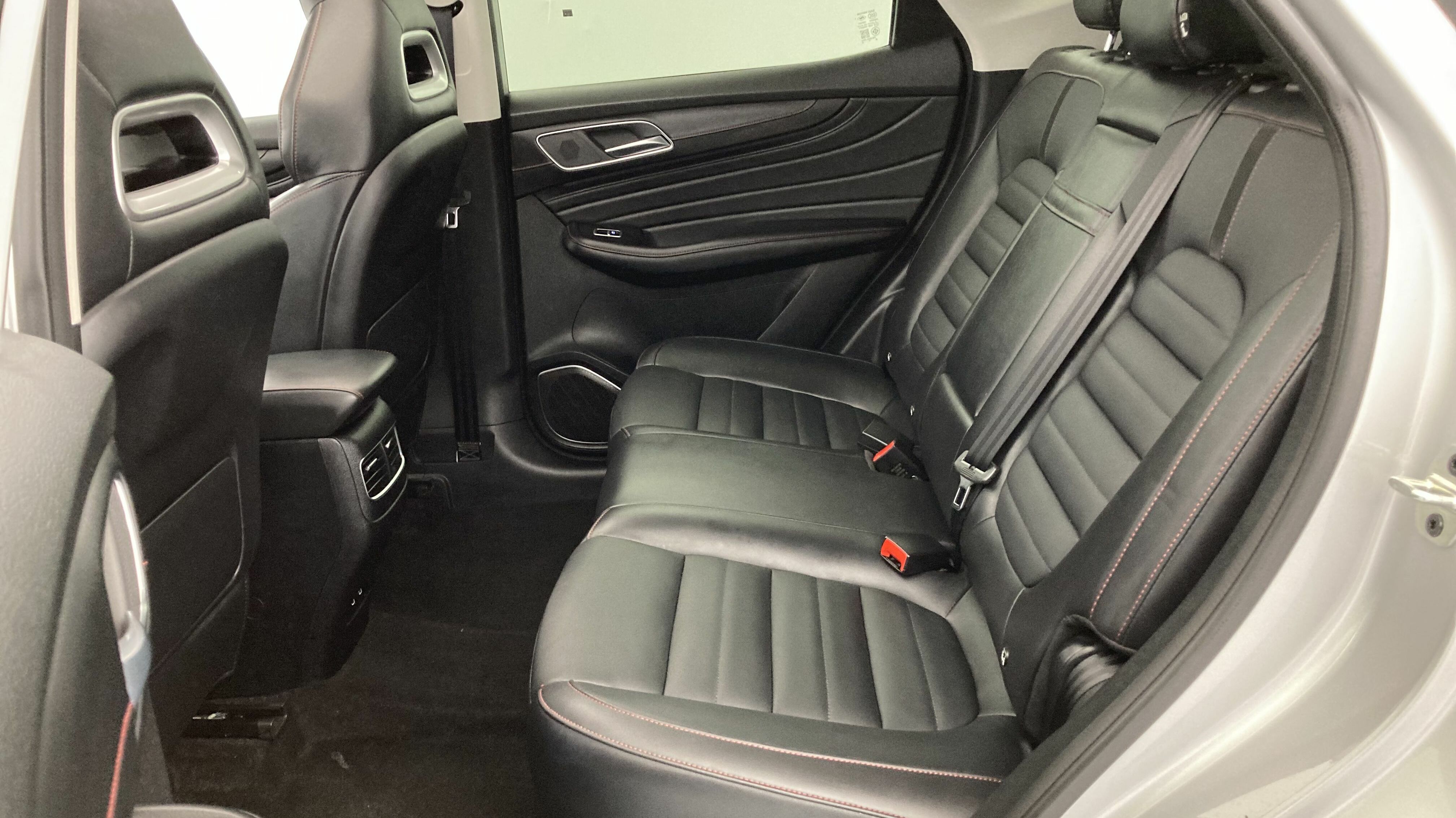 mg hs luxury 1.5 T-GDI 162 AT 2024 medal silver 21