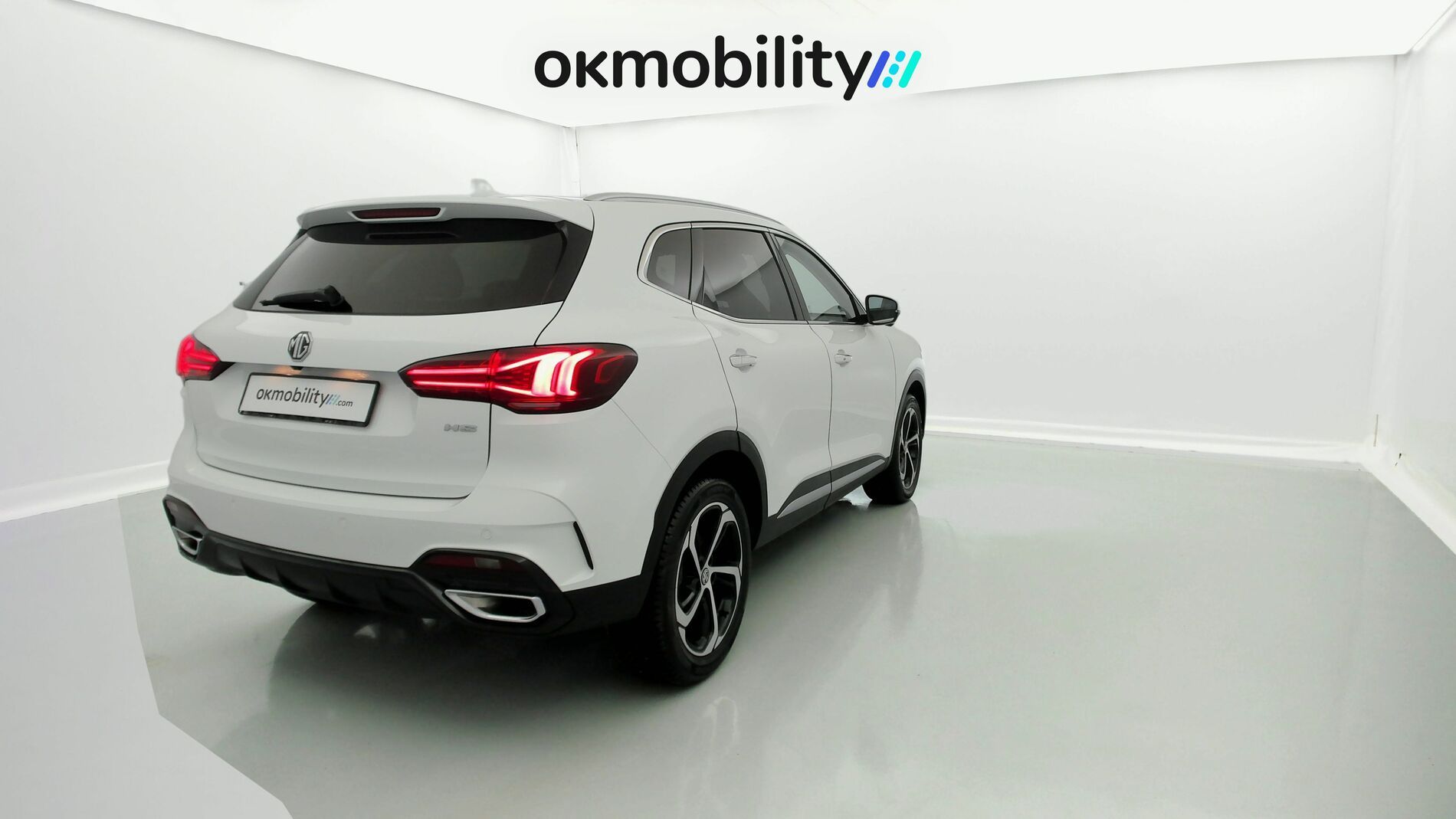 mg hs luxury 1.5 T-GDI 162 AT 2024 dover white 11