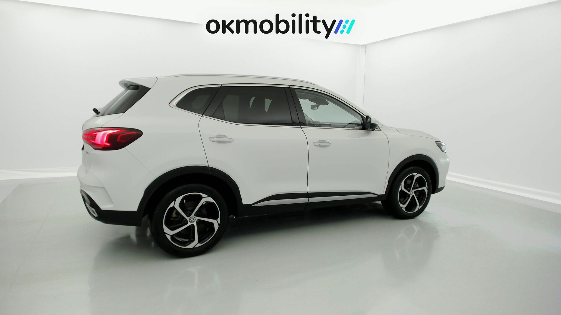 mg hs luxury 1.5 T-GDI 162 AT 2024 dover white 12