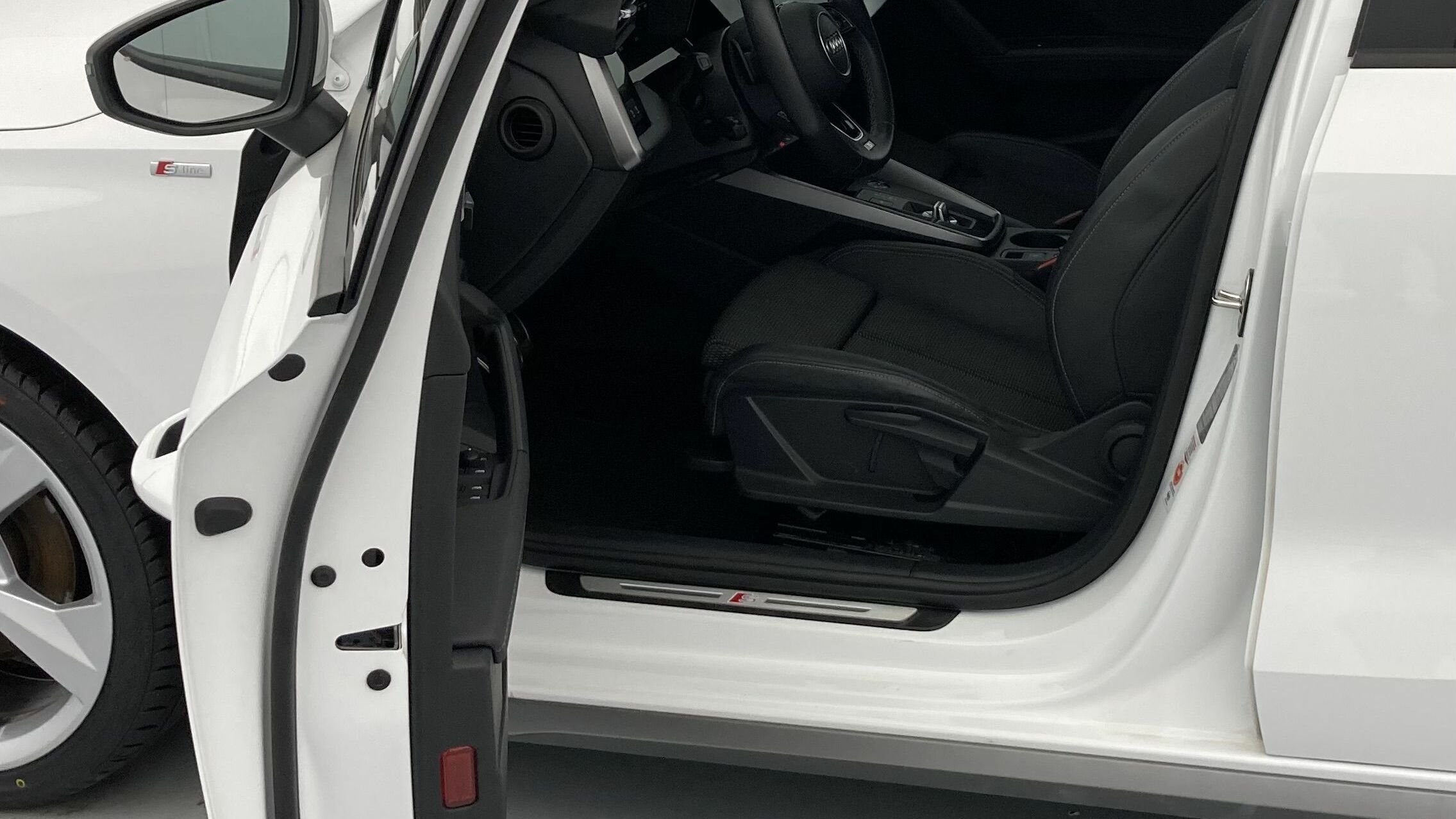 audi a3 sportback s line 35 TFSI 150 STRONIC 2023 ibis weiss 13