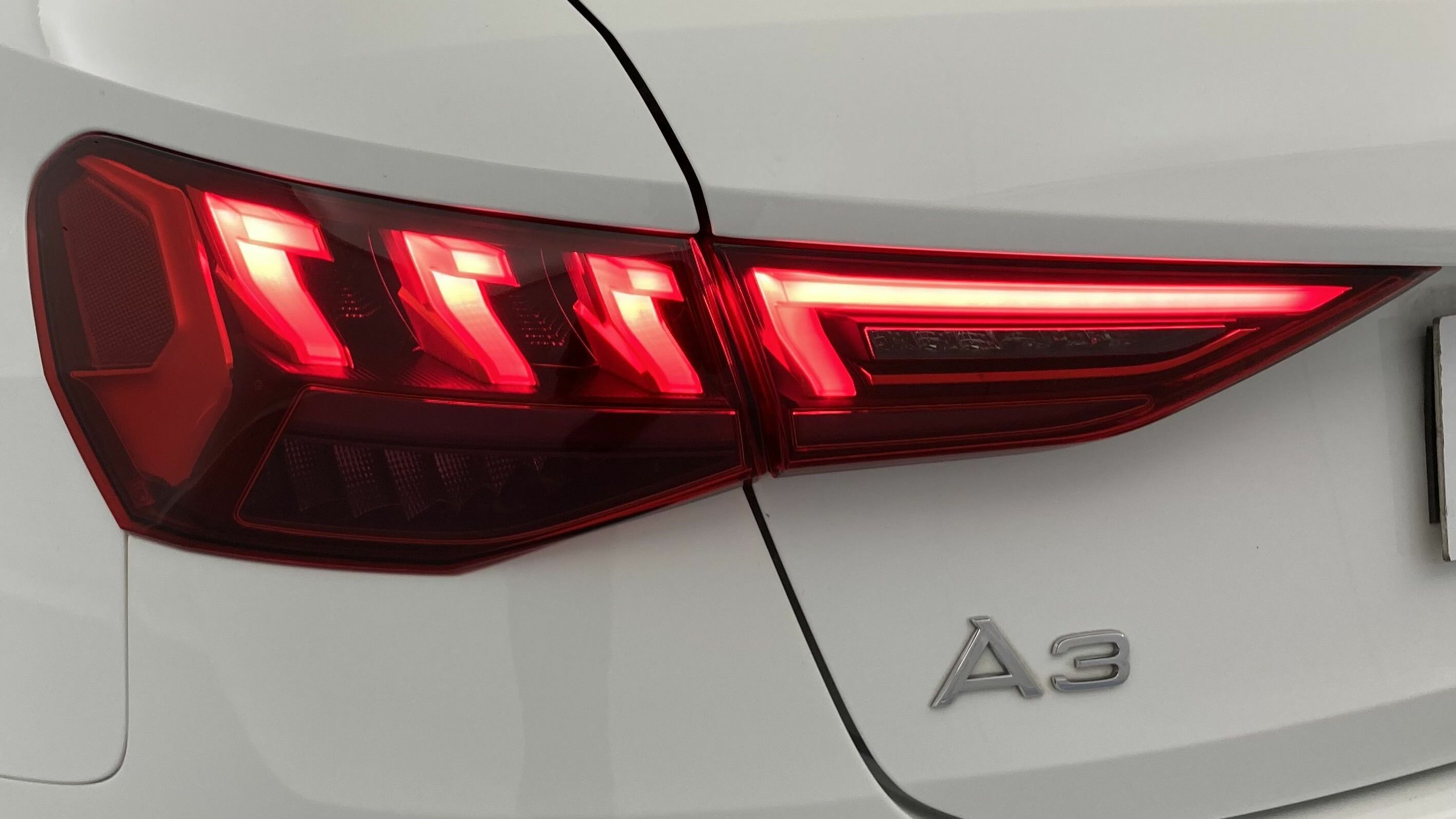 audi a3 sportback s line 35 TFSI 150 STRONIC 2023 ibis weiss 30