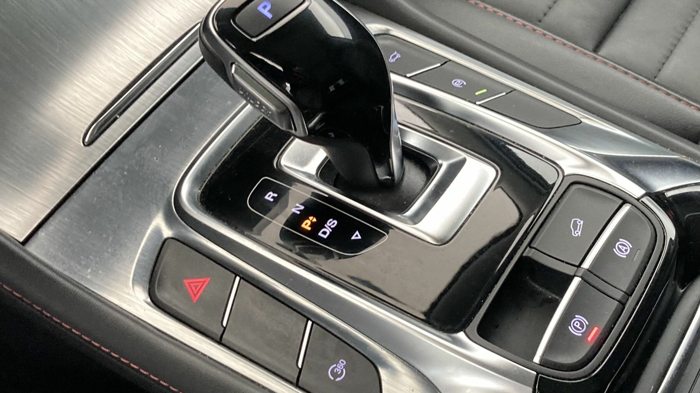 mg hs luxury 1.5 T-GDI 162 AT 2023 pebble black - pbc 20