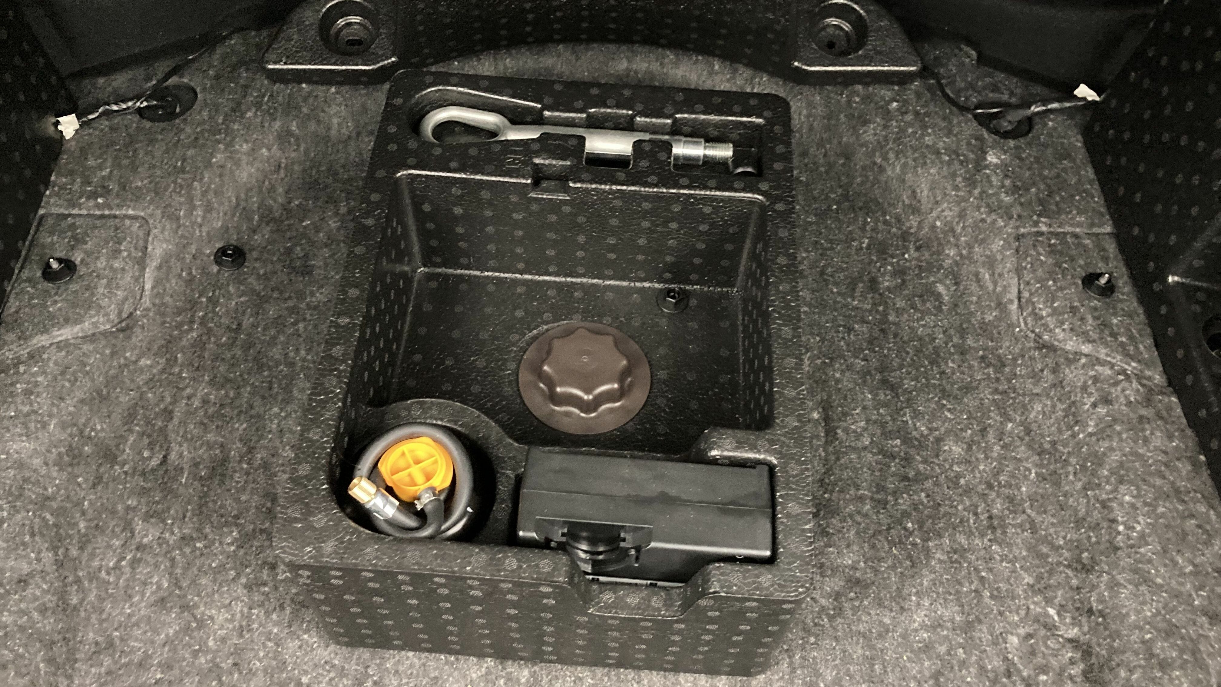 mg hs luxury 1.5 T-GDI 162 AT 2023 pebble black - pbc 23