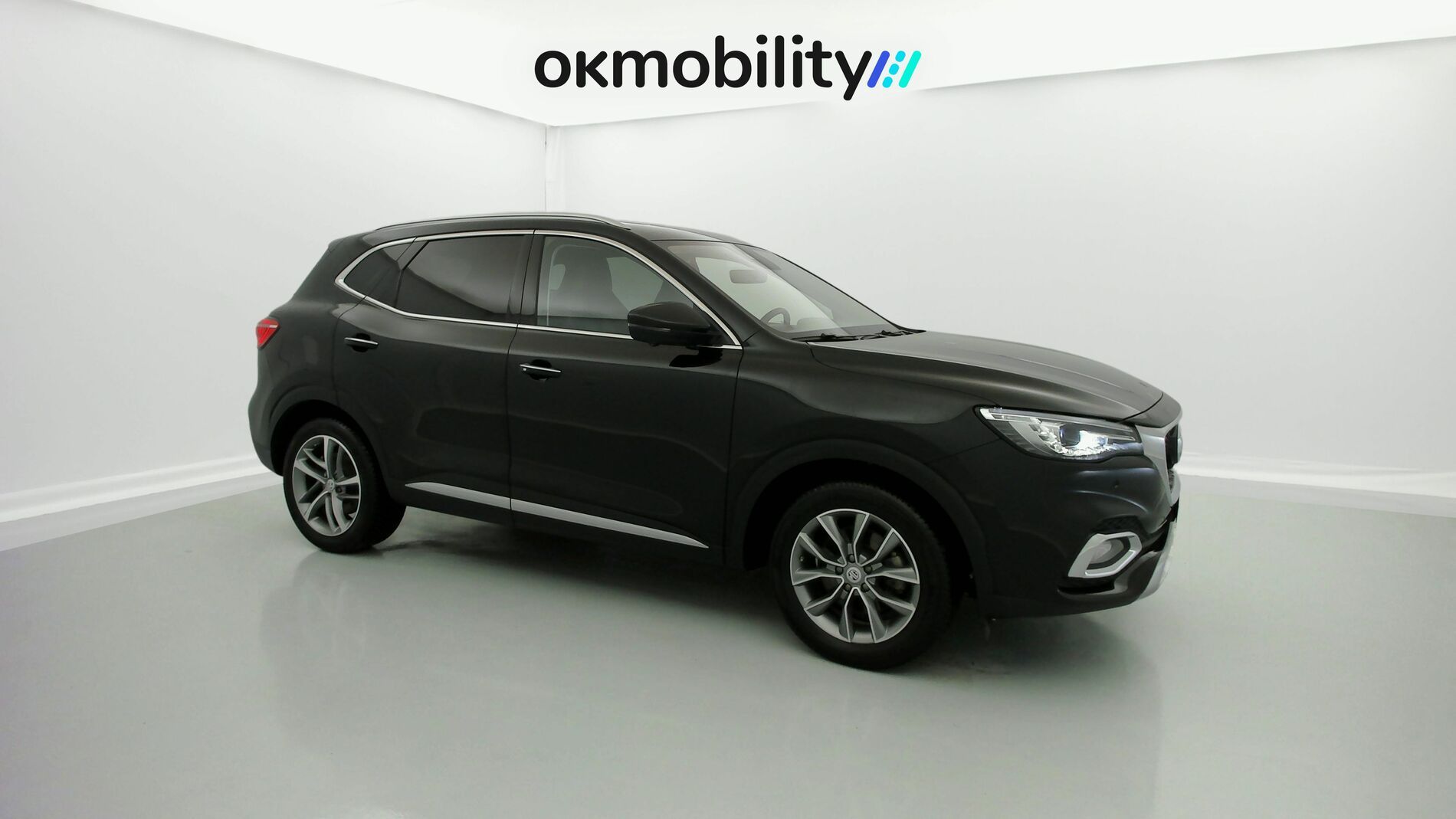 mg hs luxury 1.5 T-GDI 162 AT 2023 pebble black - pbc 2