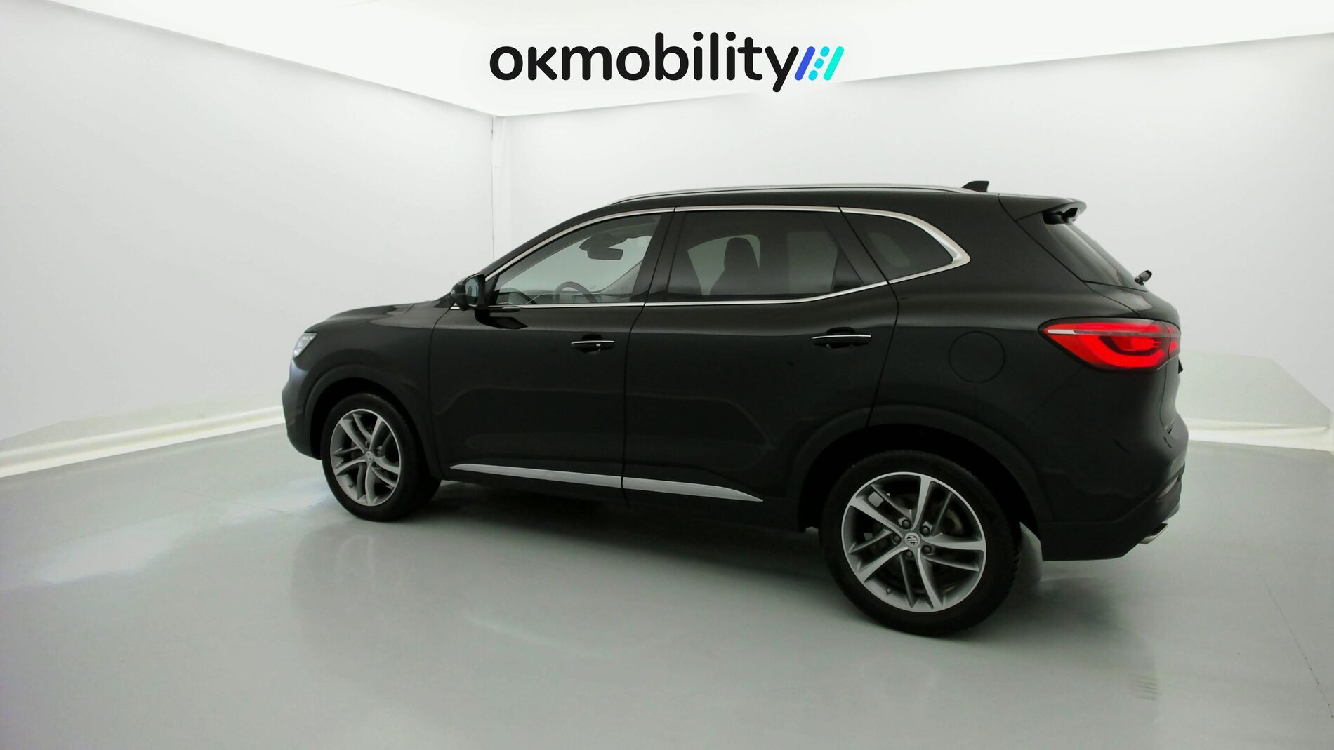 mg hs luxury 1.5 T-GDI 162 AT 2023 pebble black - pbc 8