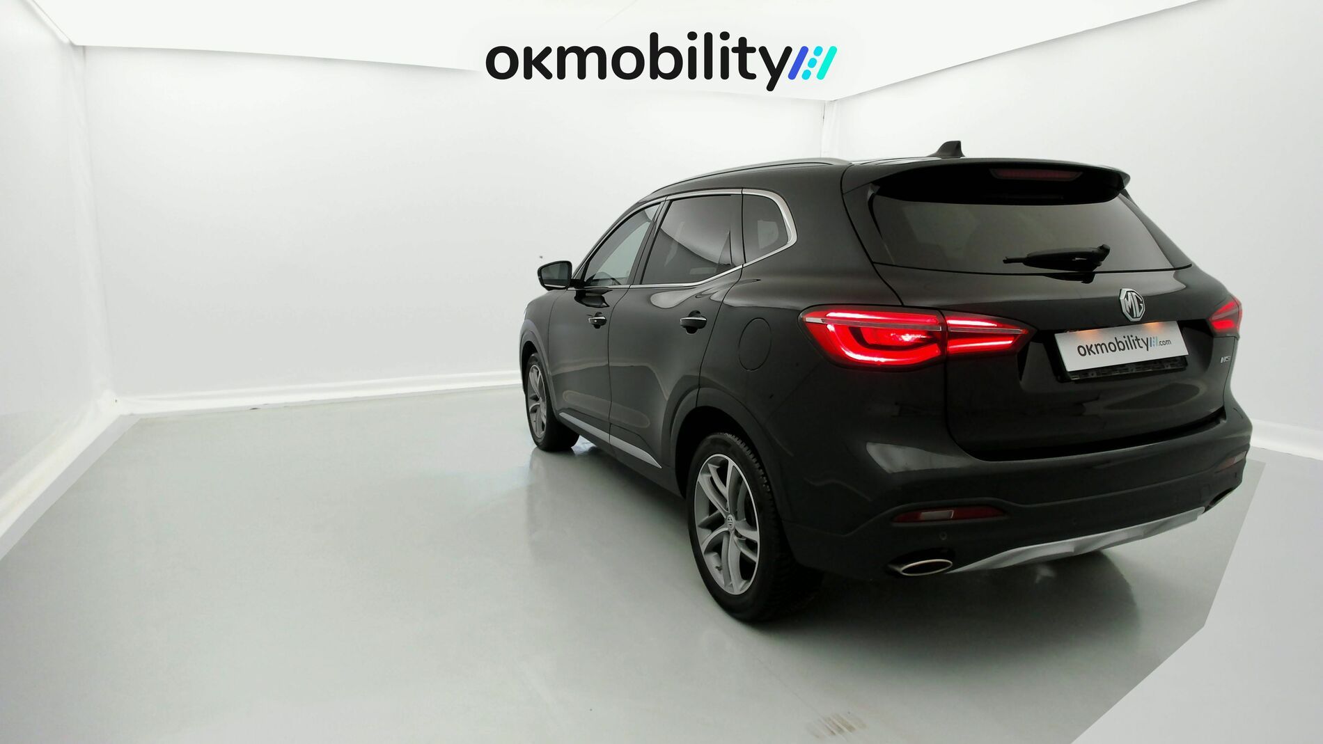 mg hs luxury 1.5 T-GDI 162 AT 2023 pebble black - pbc 9