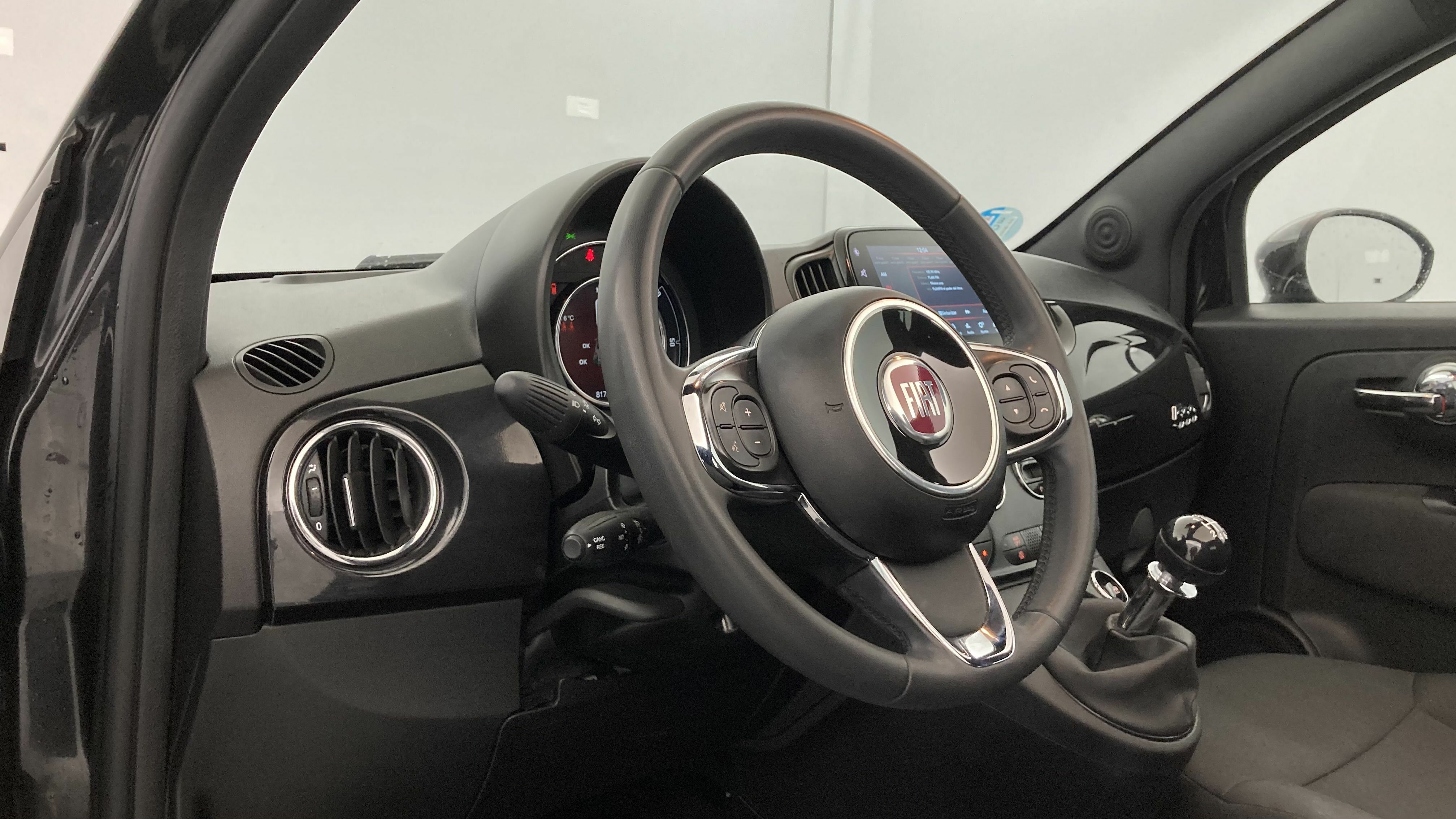 fiat 500c dolcevita 1.0 HYBRID 70 MHEV 2024 negro vesuvio 15