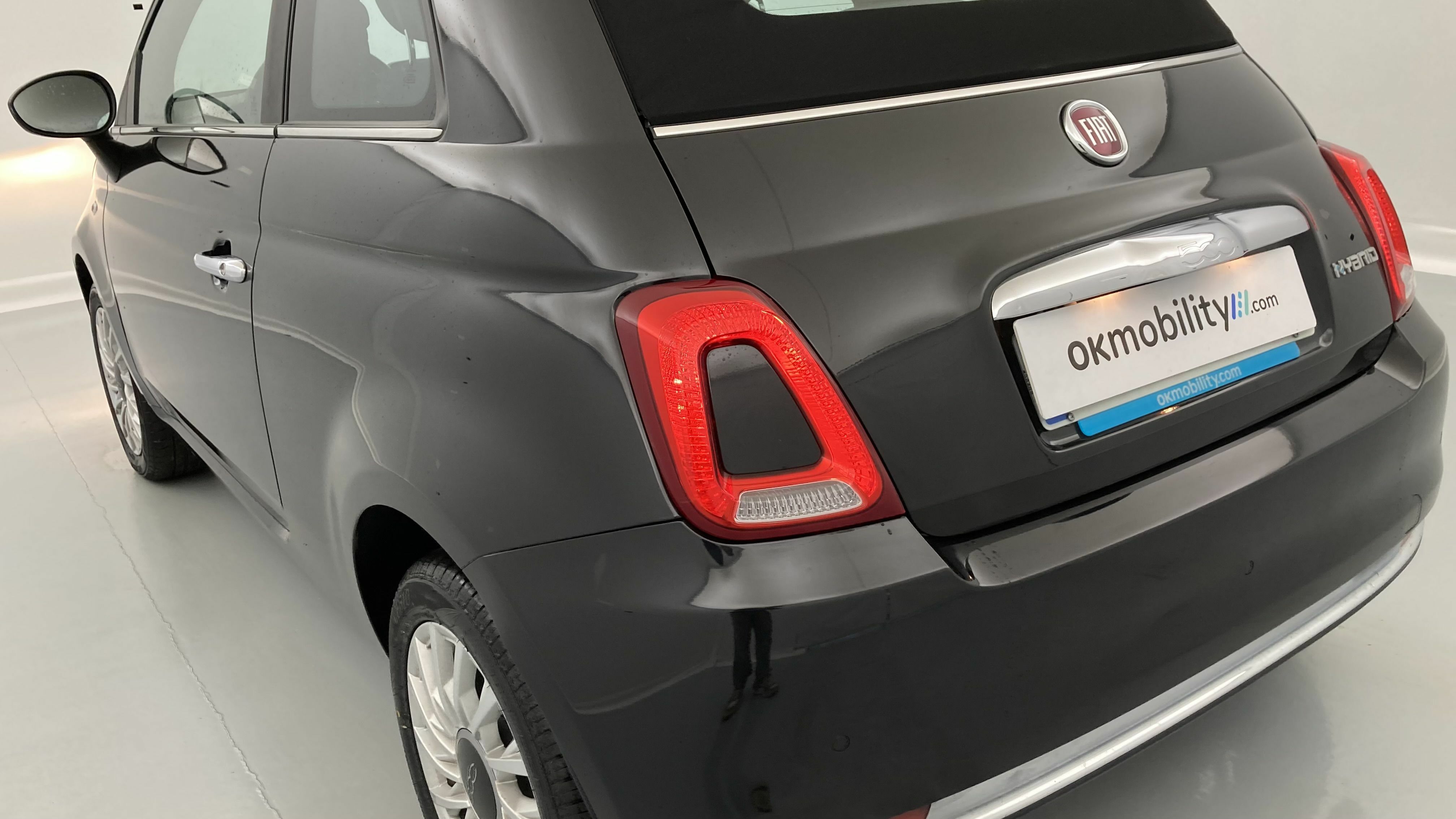 fiat 500c dolcevita 1.0 HYBRID 70 MHEV 2024 negro vesuvio 30