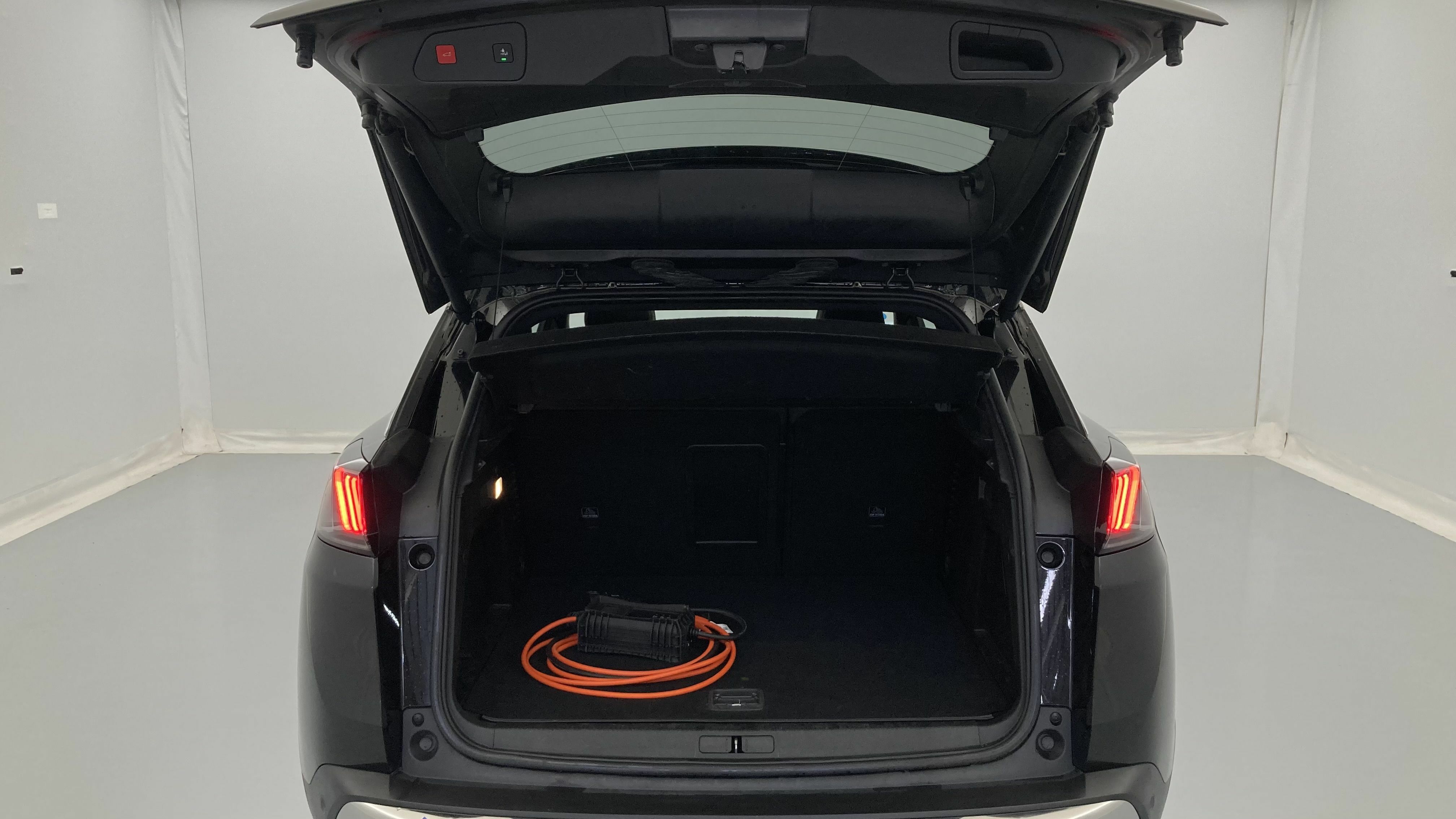 peugeot 3008 gt pack 1.6 HYBRID 300 EAT PHEV 2022 negro perla nera 19