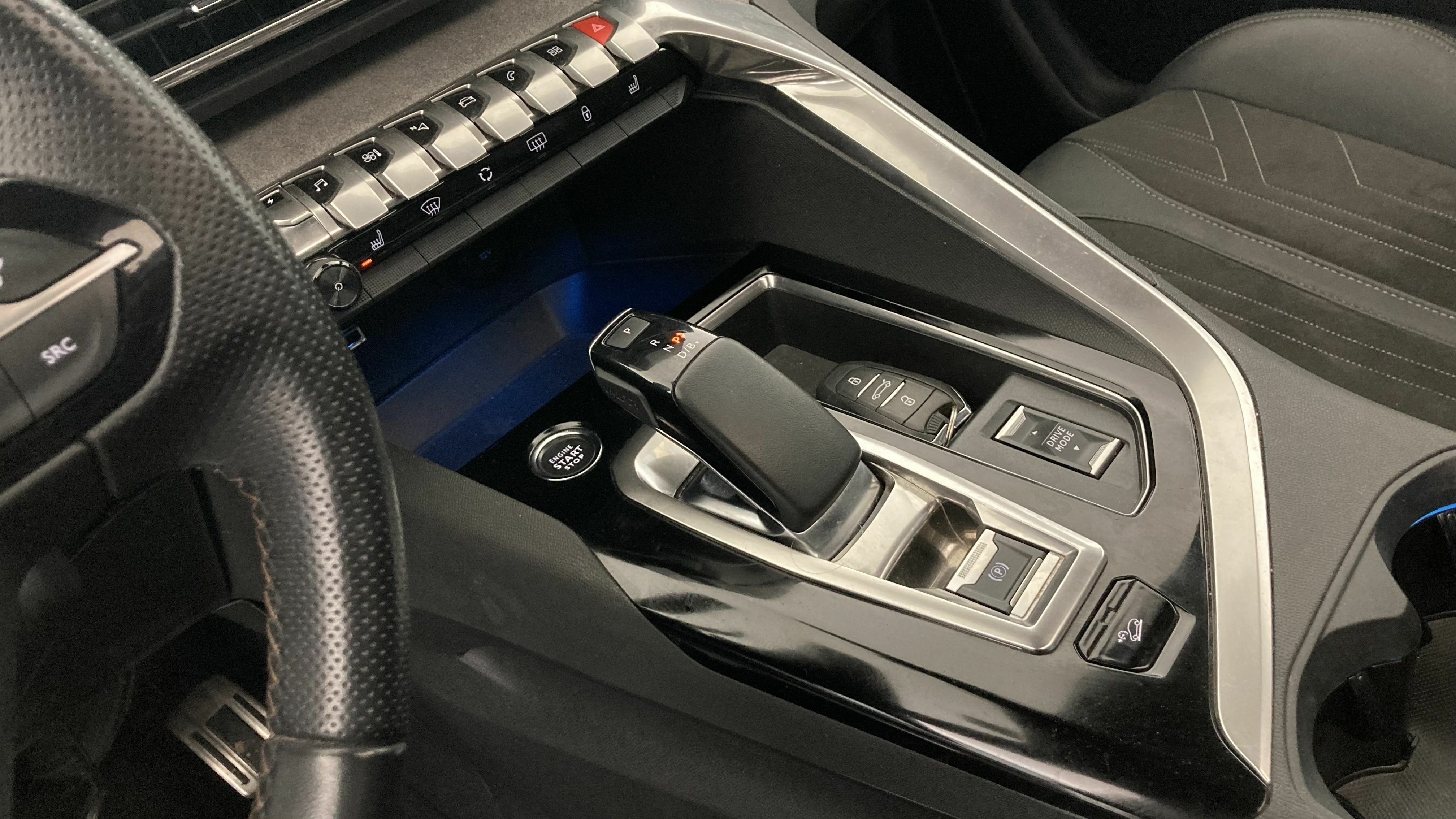 peugeot 3008 gt pack 1.6 HYBRID 300 EAT PHEV 2022 gris artense / negro 19