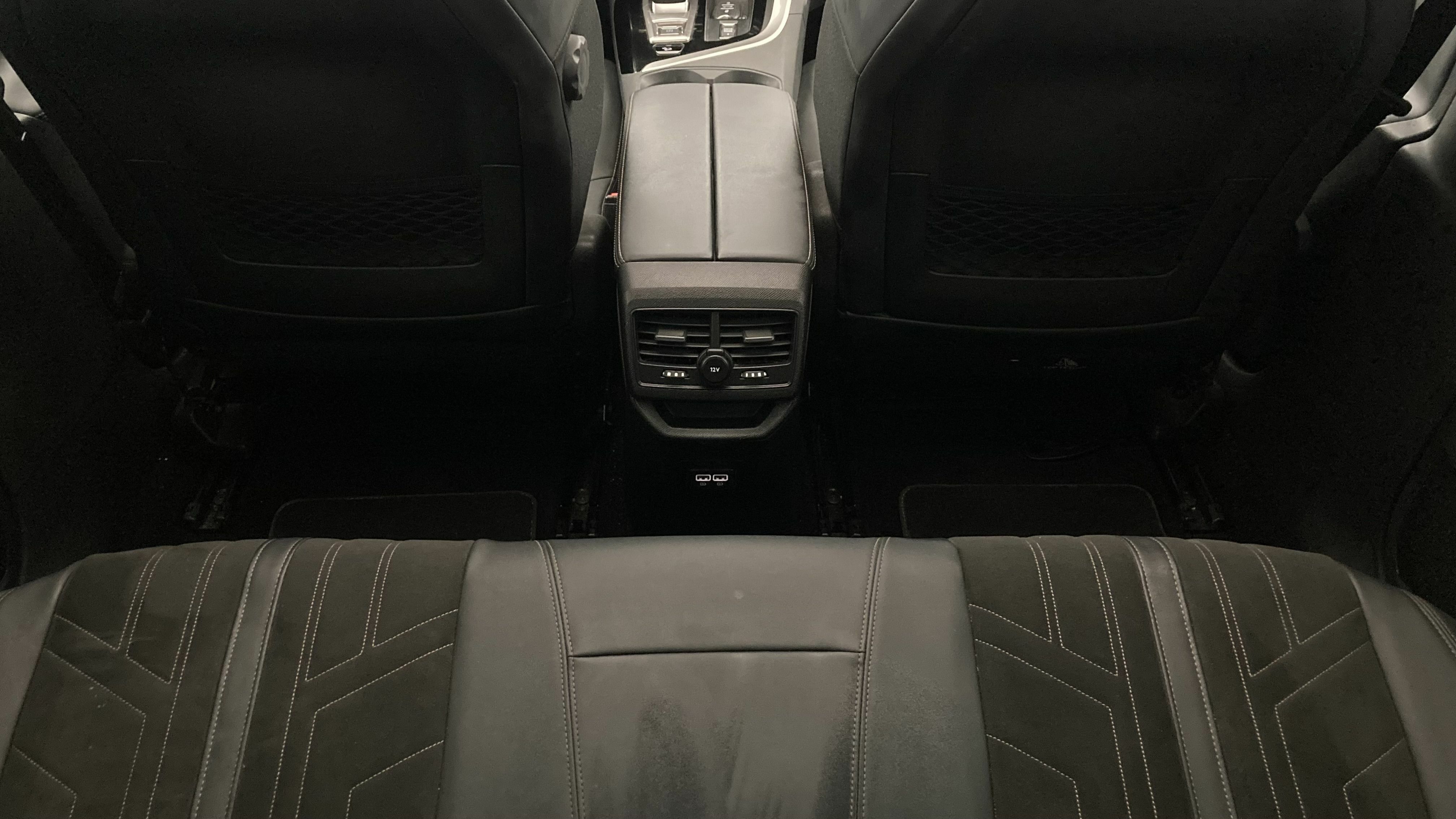 peugeot 3008 gt pack 1.6 HYBRID 300 EAT PHEV 2022 gris artense / negro 21