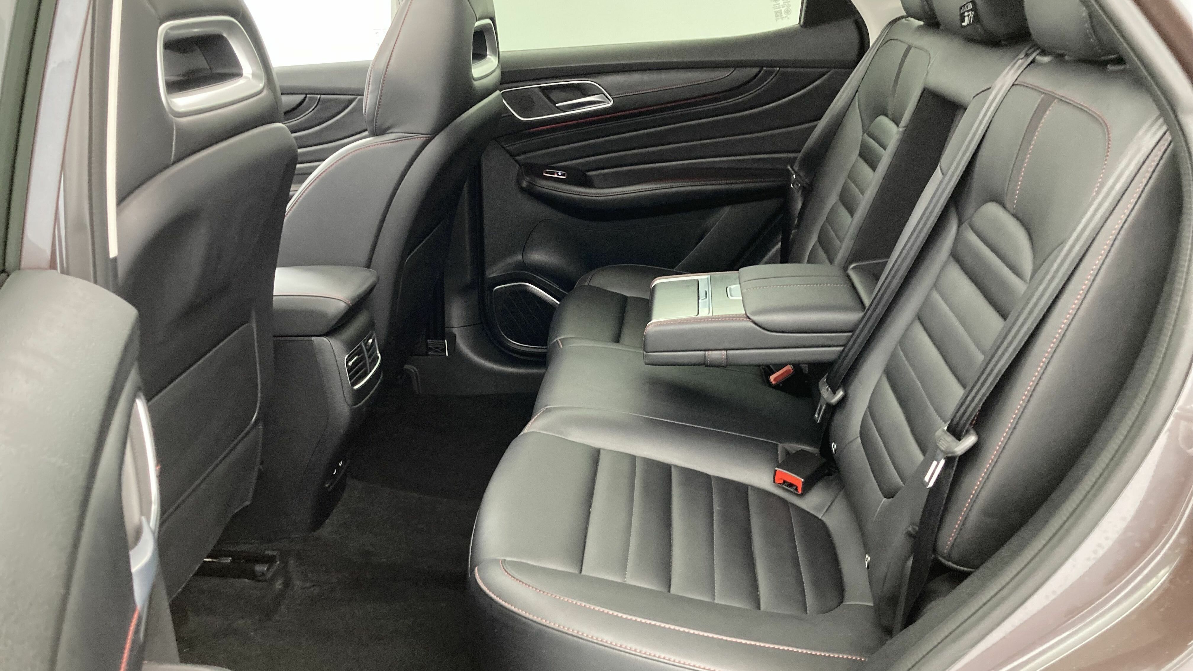 mg hs luxury 1.5 T-GDI 162 AT 2024 iron oxide grey 21