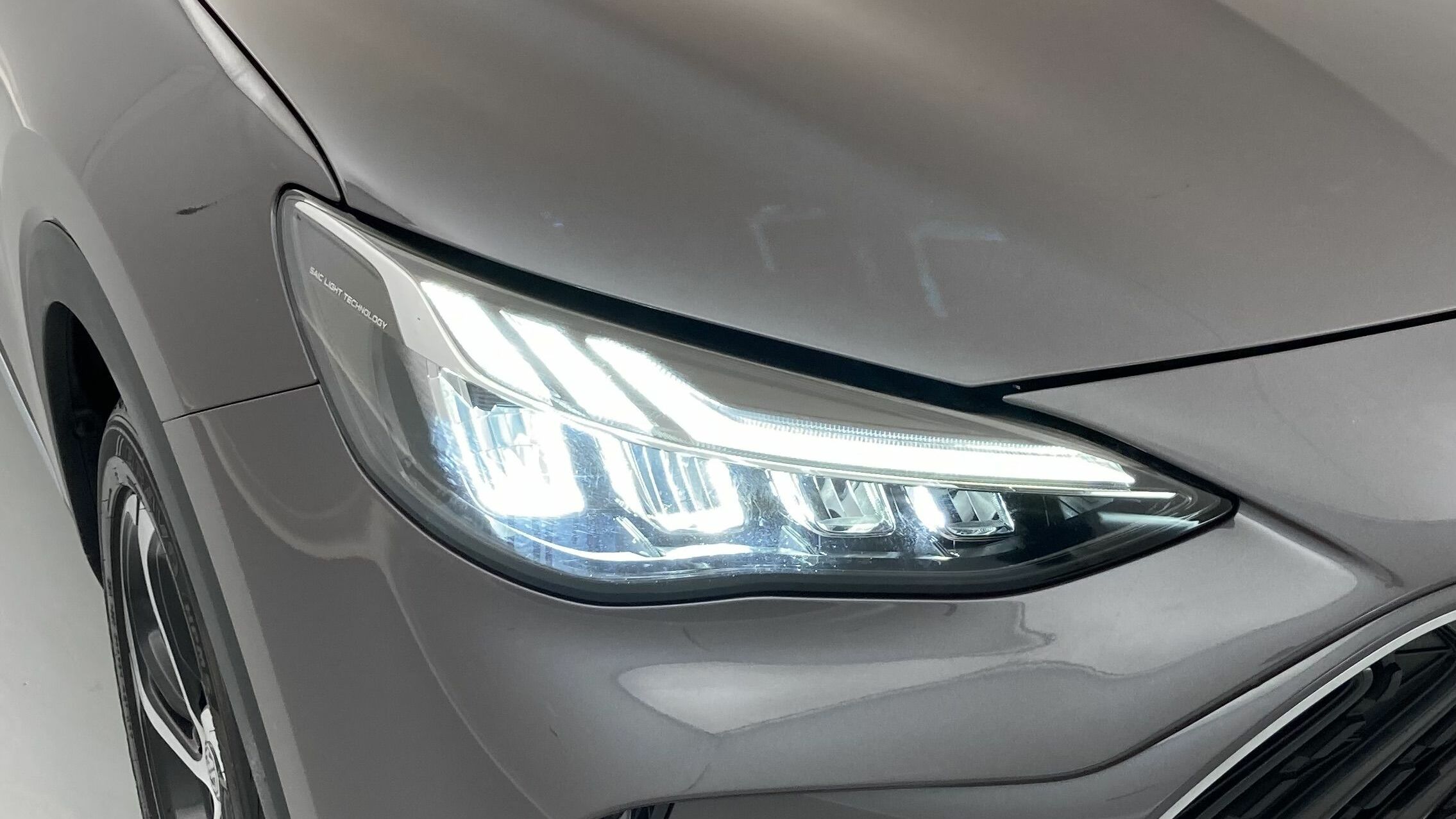 mg hs luxury 1.5 T-GDI 162 AT 2024 iron oxide grey 29