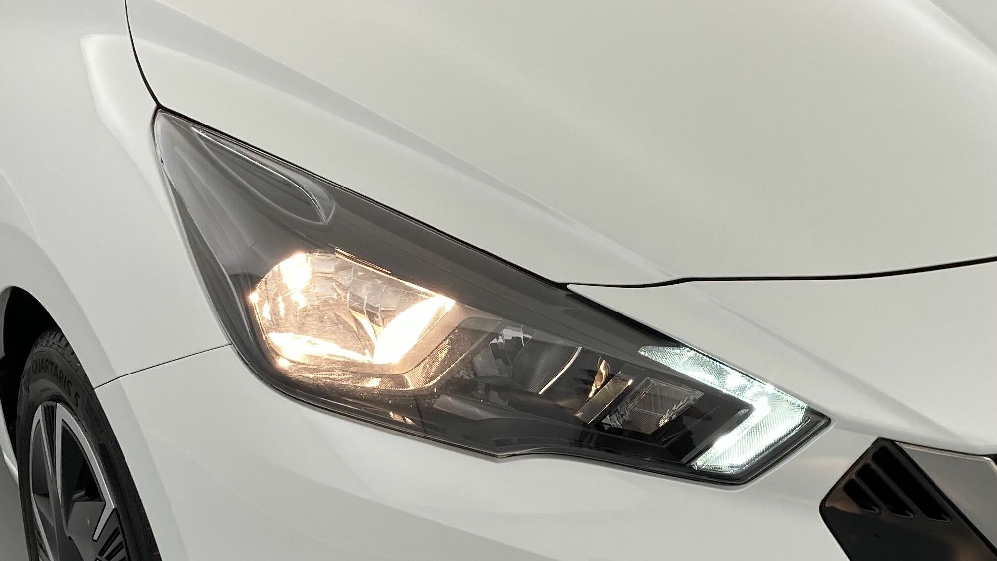 nissan micra n-design 1.0 IG-T 92 2022 white glaze 30