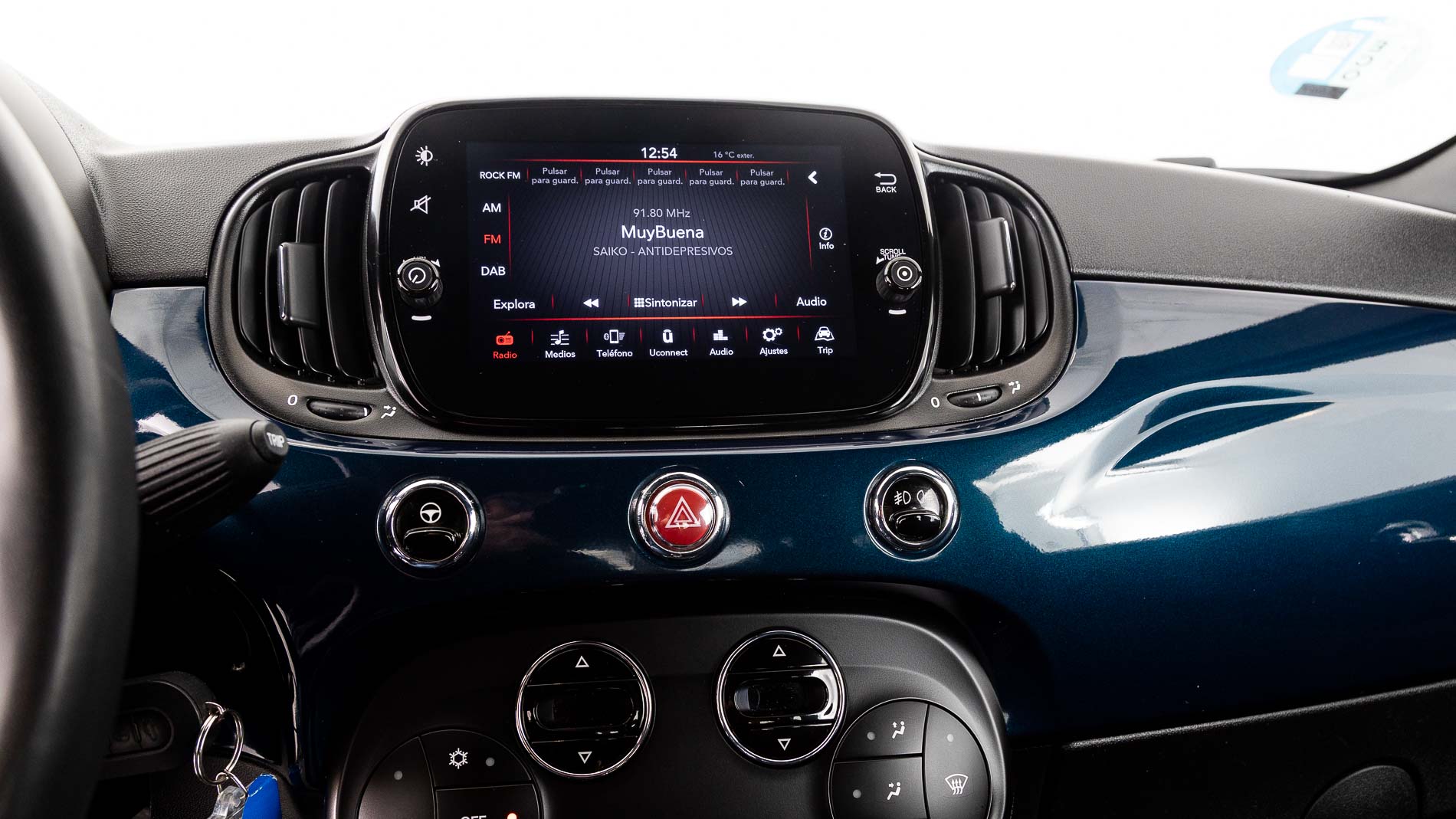 fiat 500c dolcevita 1.0 HYBRID 70 MHEV 2024 azul di pinto di blu 15