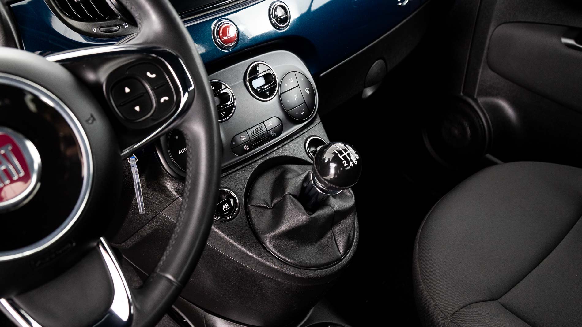 fiat 500c dolcevita 1.0 HYBRID 70 MHEV 2024 azul di pinto di blu 19