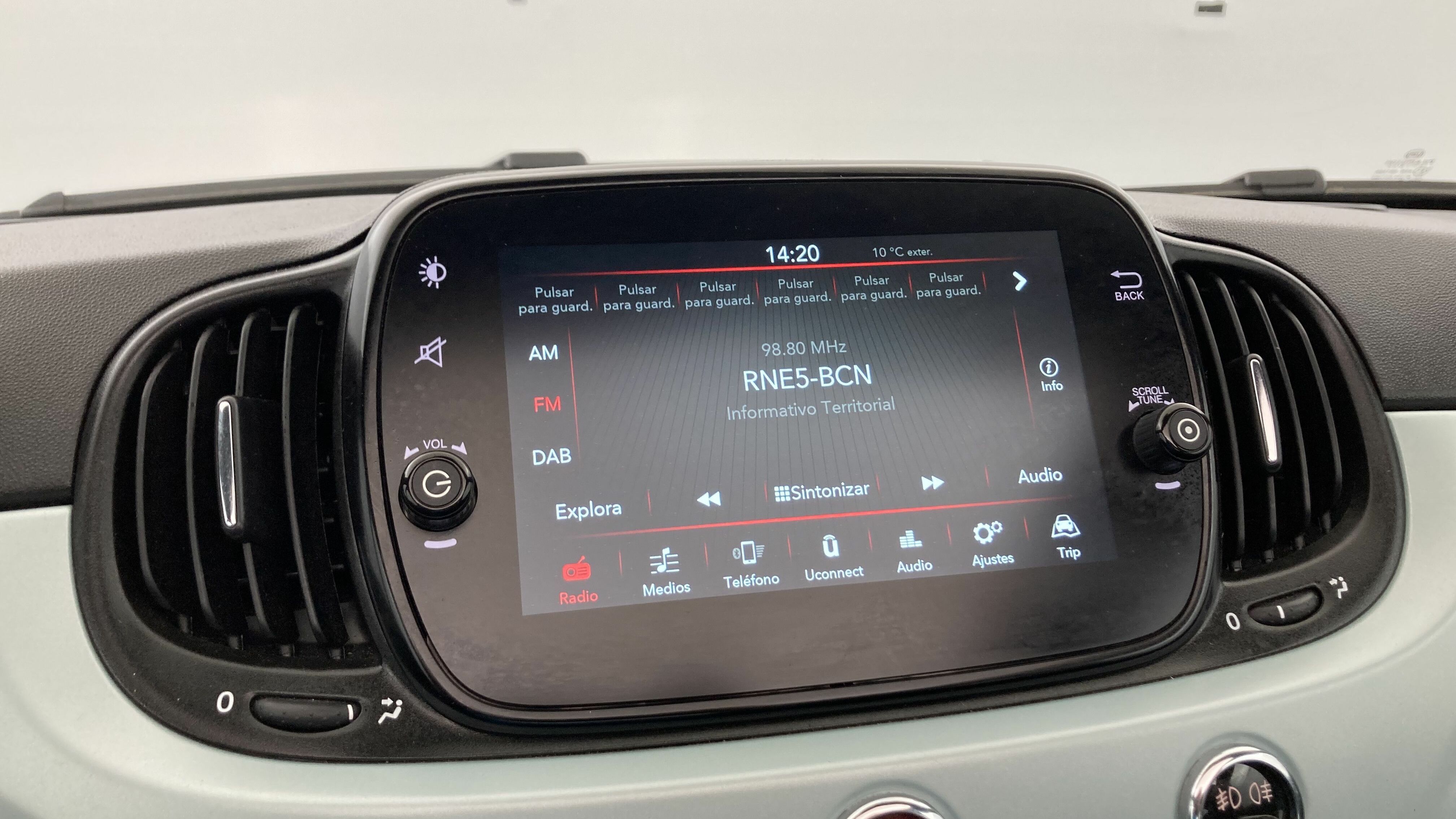 fiat 500c dolcevita 1.0 HYBRID 70 MHEV 2024 verde rugiada 15