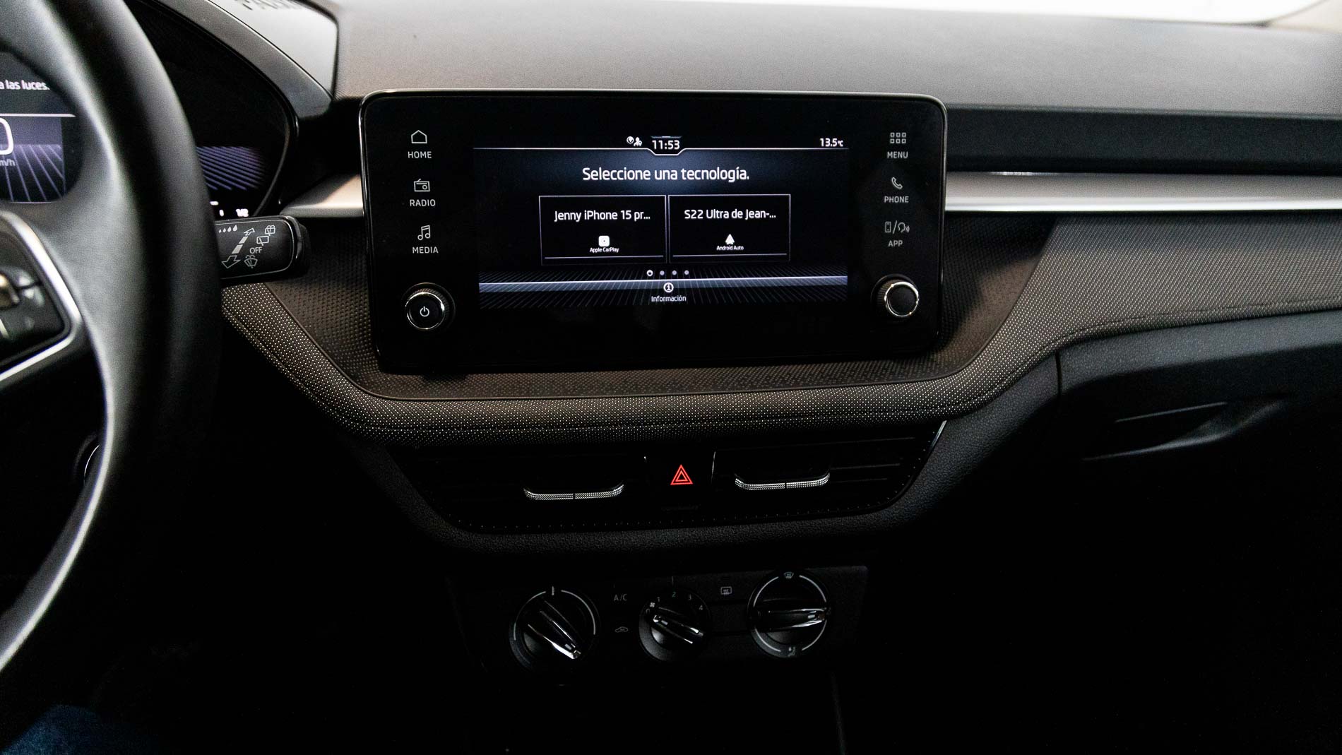 skoda fabia selection 1.0 MPI 80 2024 blanco glaciar 18