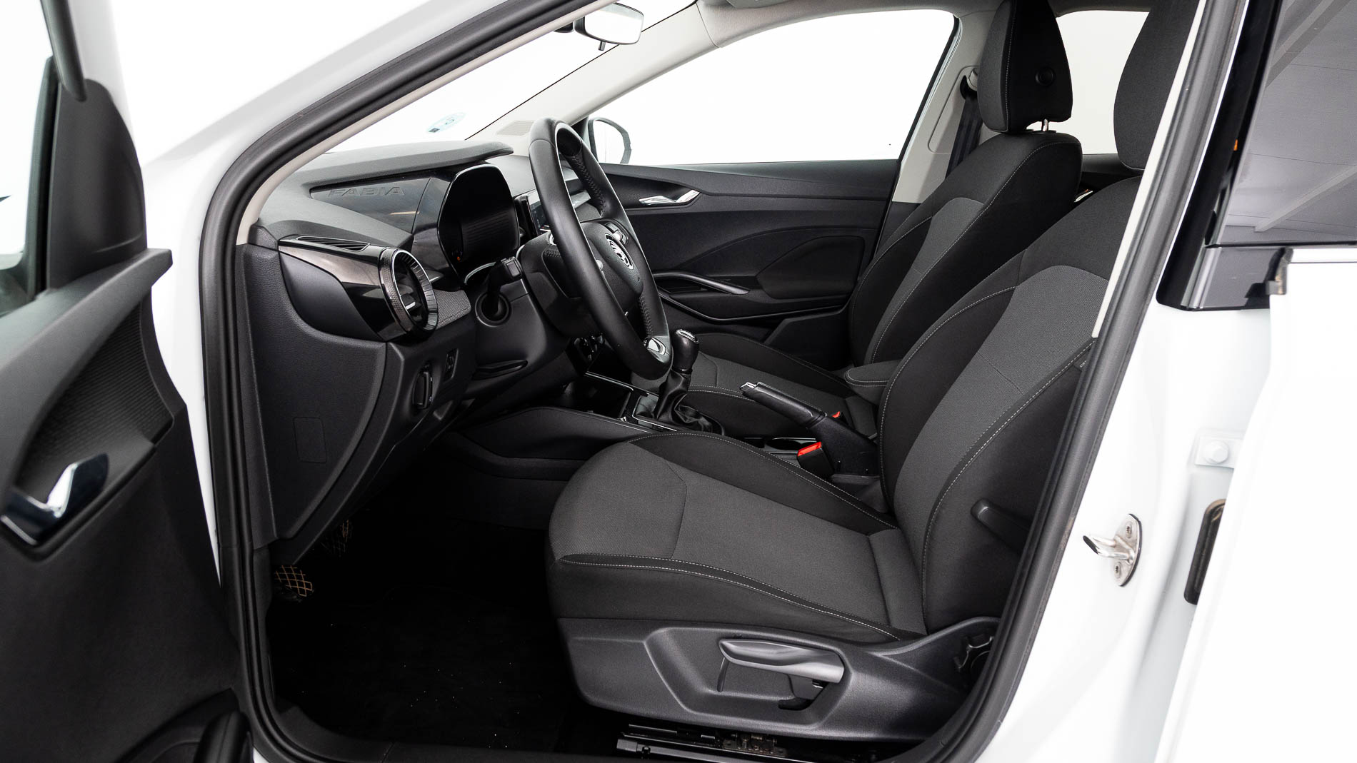 skoda fabia selection 1.0 MPI 80 2024 blanco glaciar 20