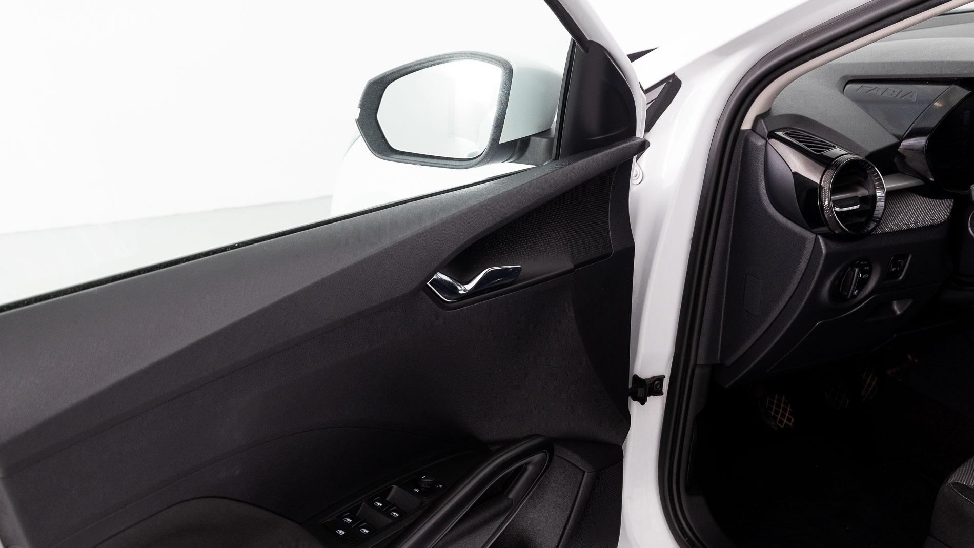 skoda fabia selection 1.0 MPI 80 2024 blanco glaciar 22