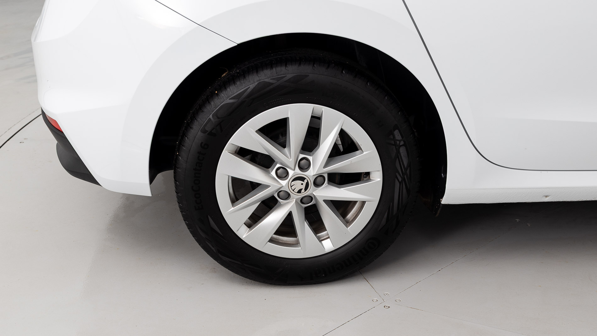 skoda fabia selection 1.0 MPI 80 2024 blanco glaciar 26