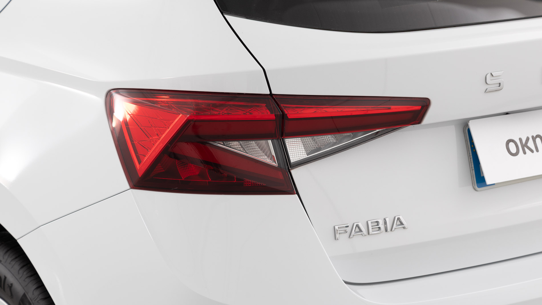 skoda fabia selection 1.0 MPI 80 2024 blanco glaciar 30