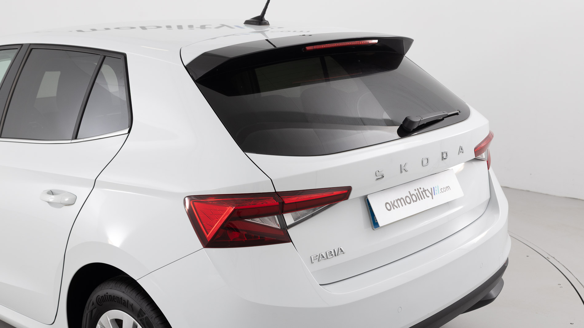 skoda fabia selection 1.0 MPI 80 2024 blanco glaciar 35