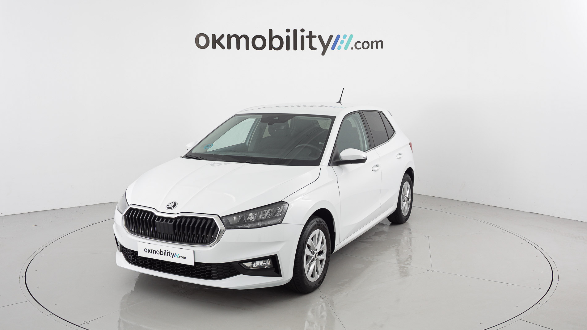 skoda fabia selection 1.0 MPI 80 2024 blanco glaciar 1