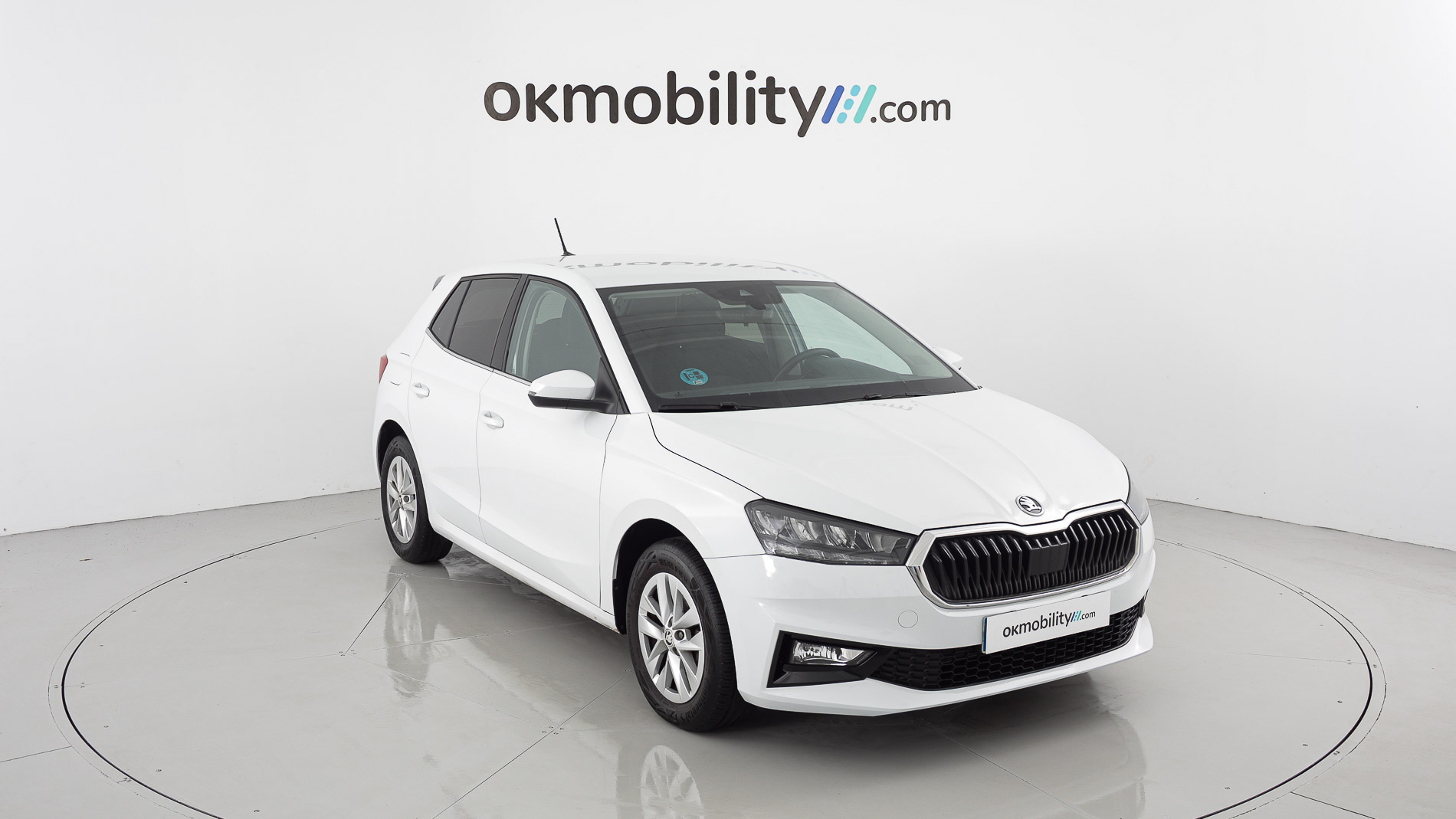 skoda fabia selection 1.0 MPI 80 2024 blanco glaciar 3