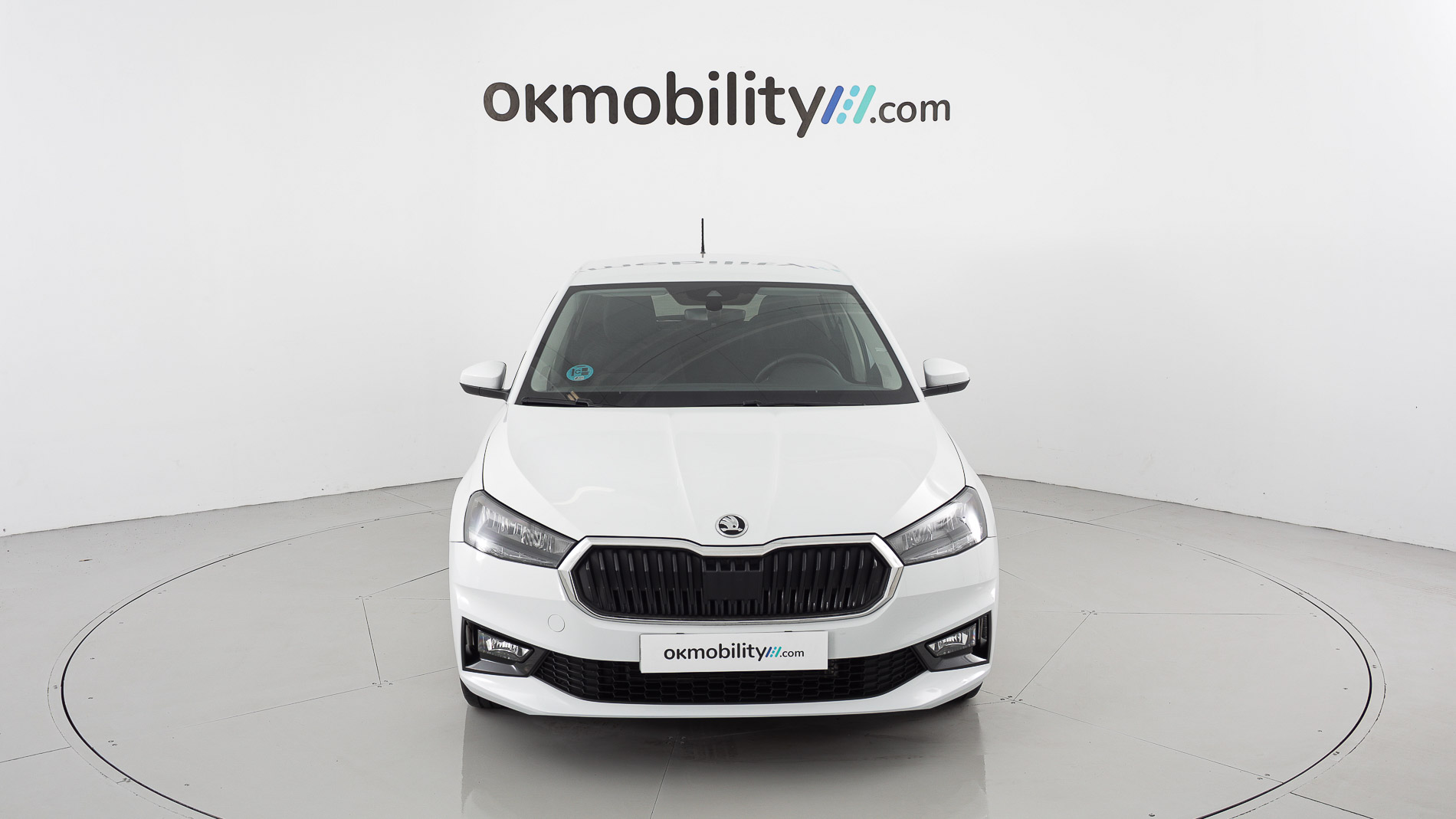 skoda fabia selection 1.0 MPI 80 2024 blanco glaciar 4