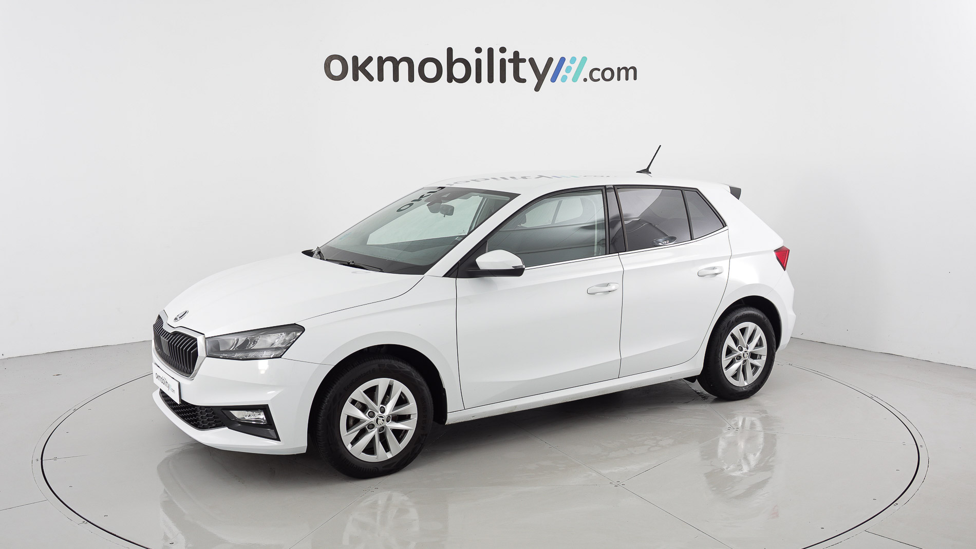 skoda fabia selection 1.0 MPI 80 2024 blanco glaciar 5