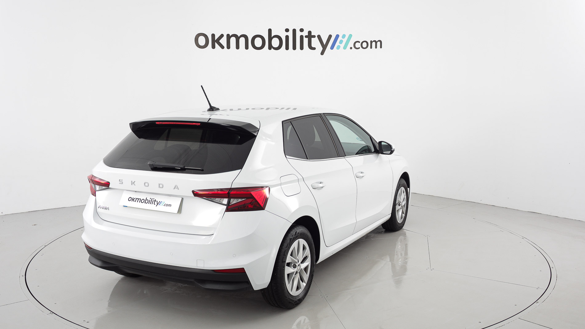 skoda fabia selection 1.0 MPI 80 2024 blanco glaciar 11