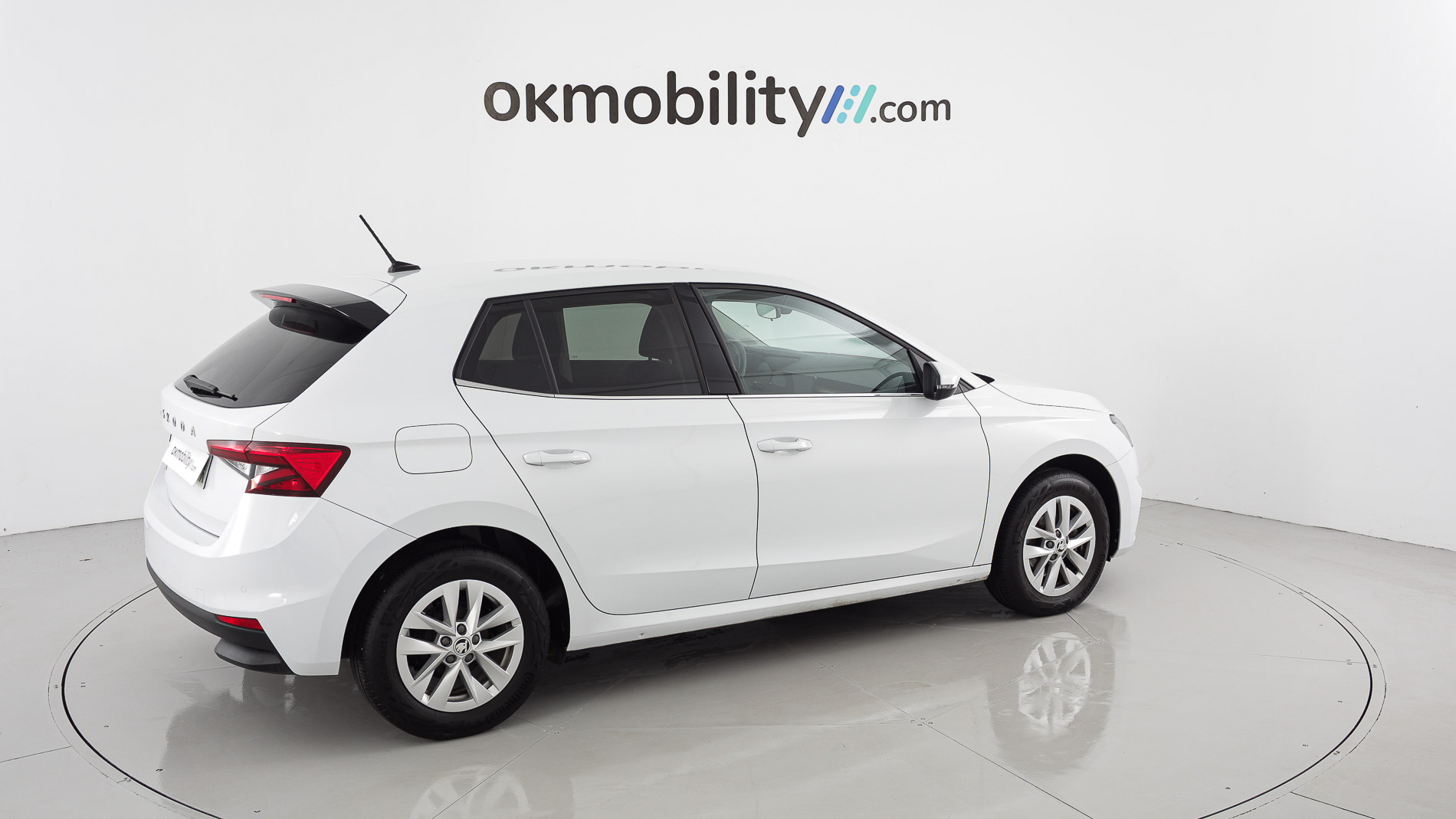 skoda fabia selection 1.0 MPI 80 2024 blanco glaciar 12