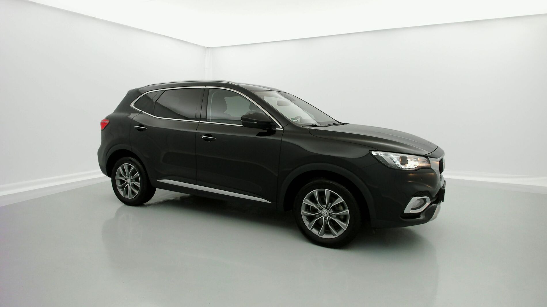 mg hs comfort 1.5 T-GDI 162 AT 2023 pebble black - pbc 2