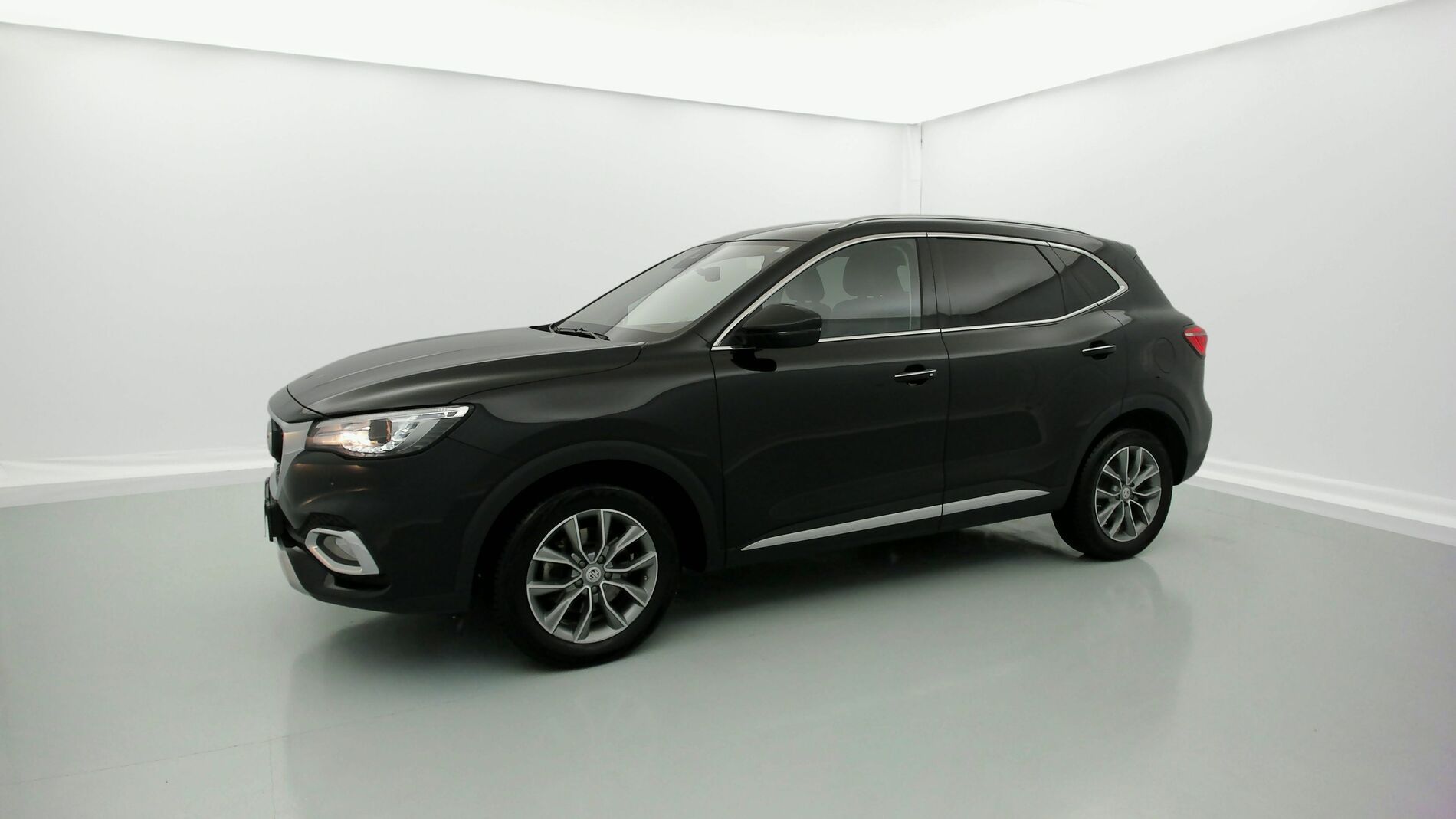 mg hs comfort 1.5 T-GDI 162 AT 2023 pebble black - pbc 5