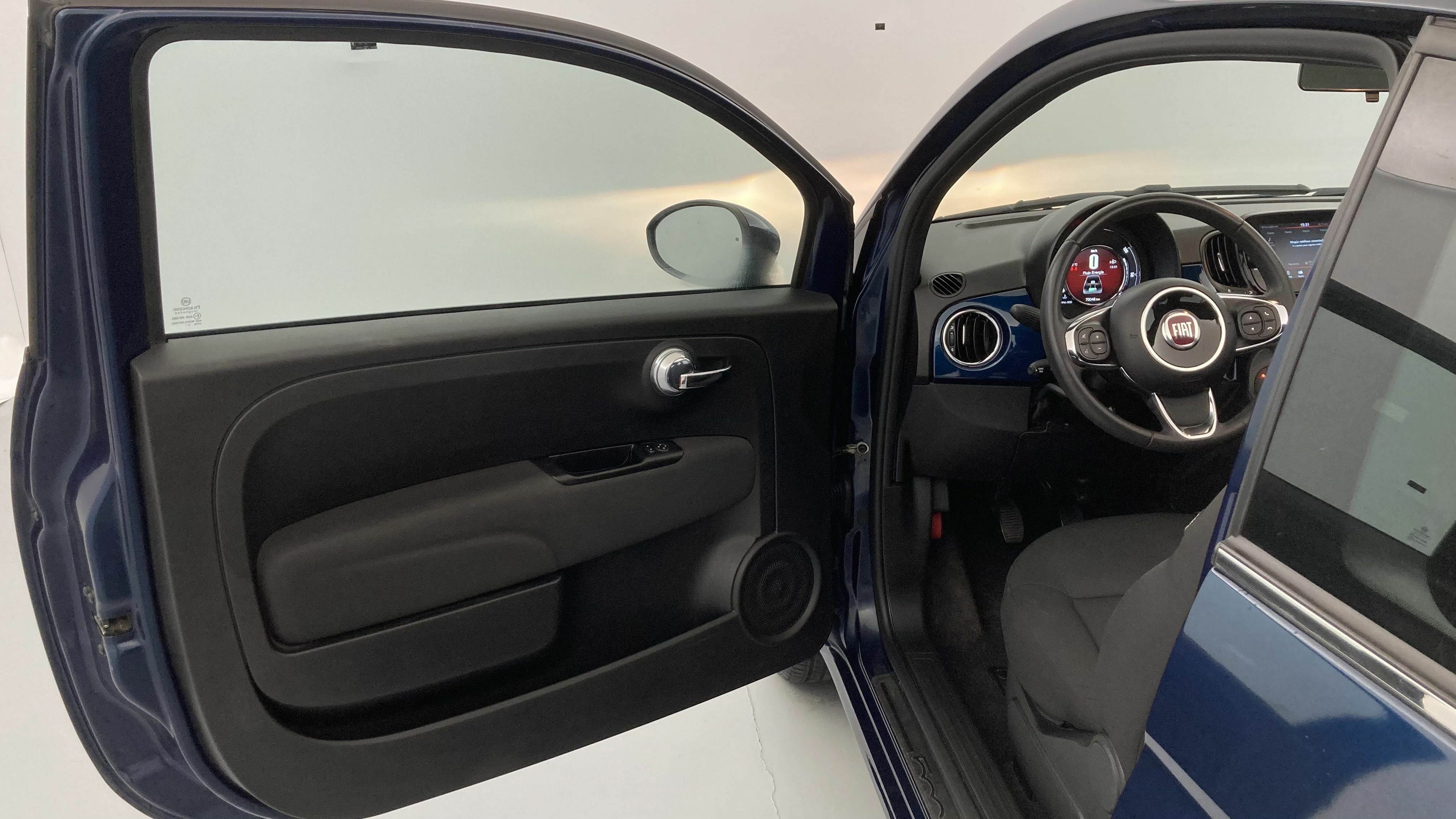 fiat 500c dolcevita 1.0 HYBRID 70 MHEV 2024 azul di pinto di blu 13