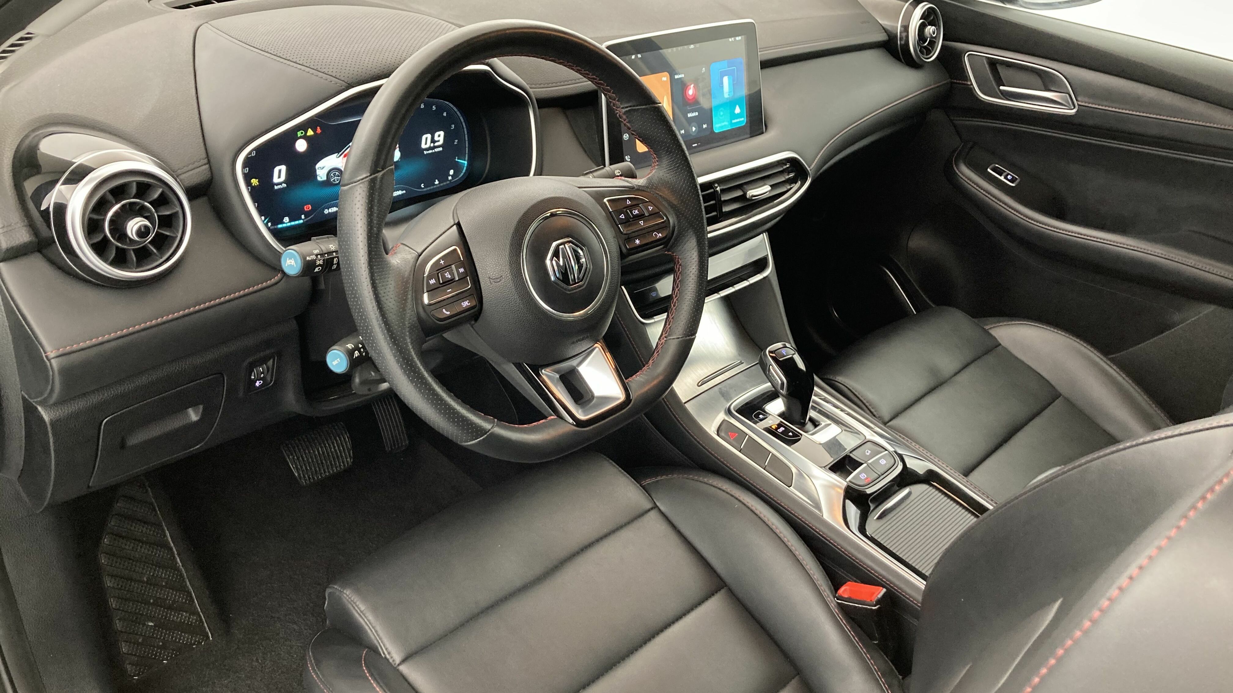 mg hs comfort 1.5 T-GDI 162 AT 2023 pebble black - pbc 16