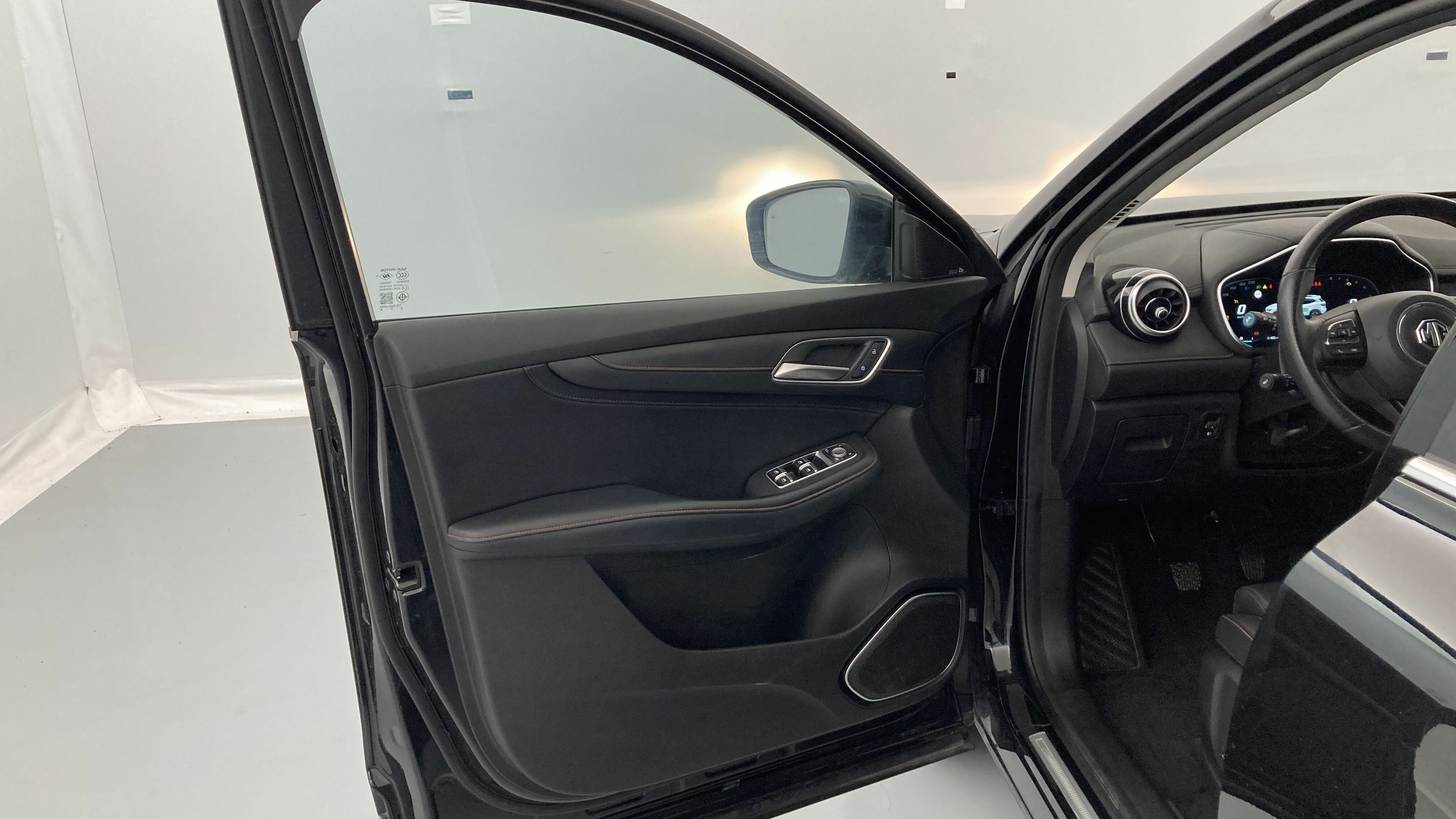 mg hs comfort 1.5 T-GDI 162 2023 pebble black - pbc 11