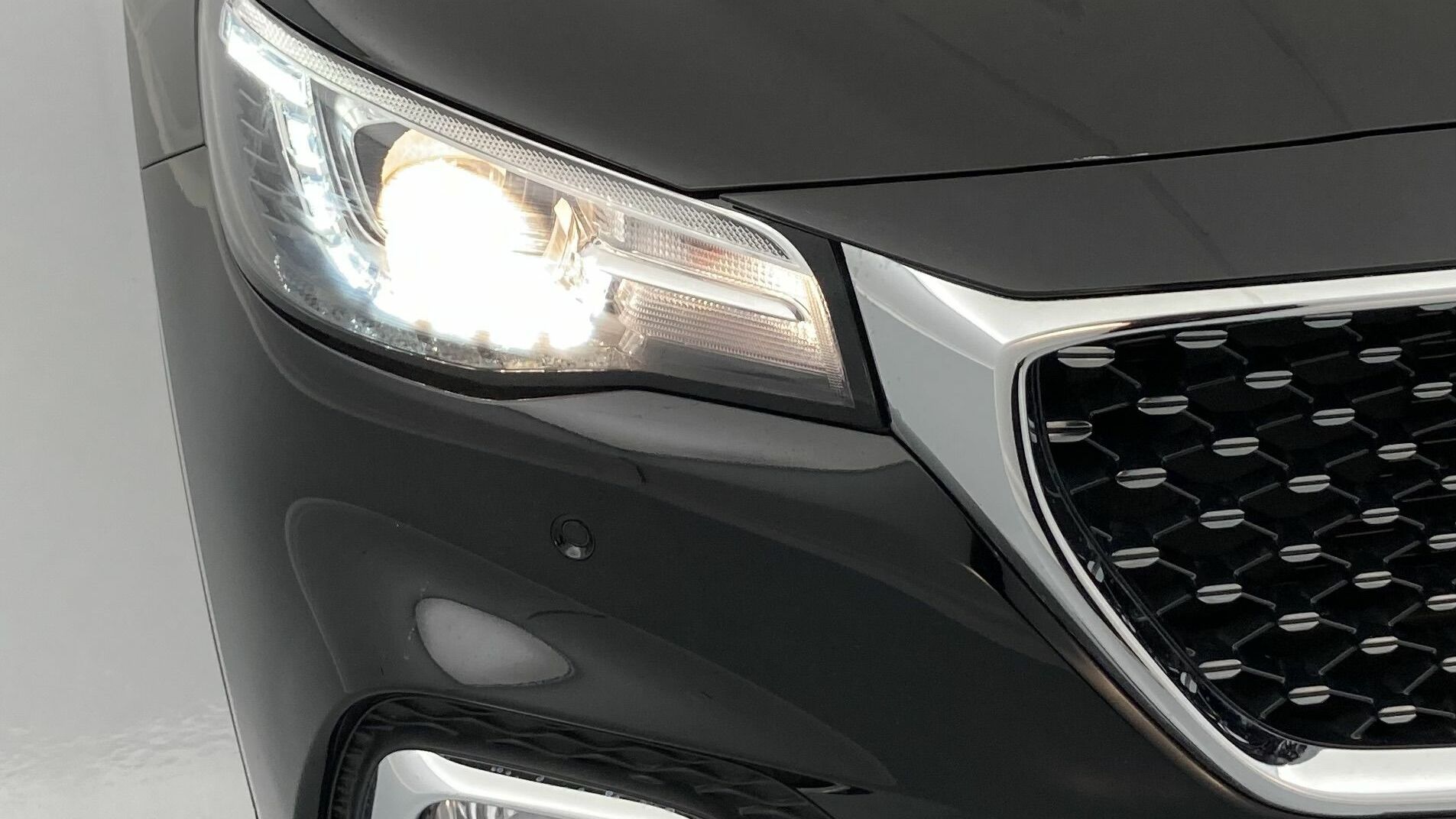 mg hs comfort 1.5 T-GDI 162 2023 pebble black - pbc 23