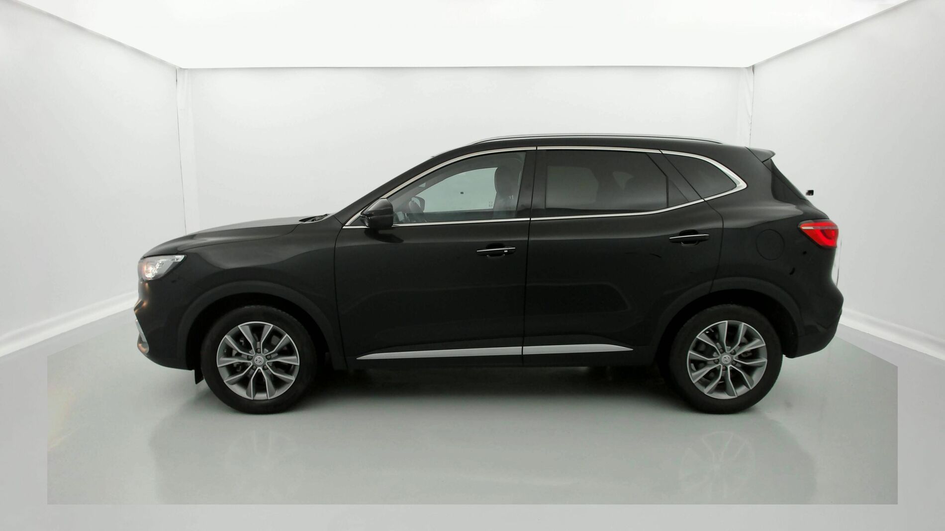 mg hs comfort 1.5 T-GDI 162 2023 pebble black - pbc 3