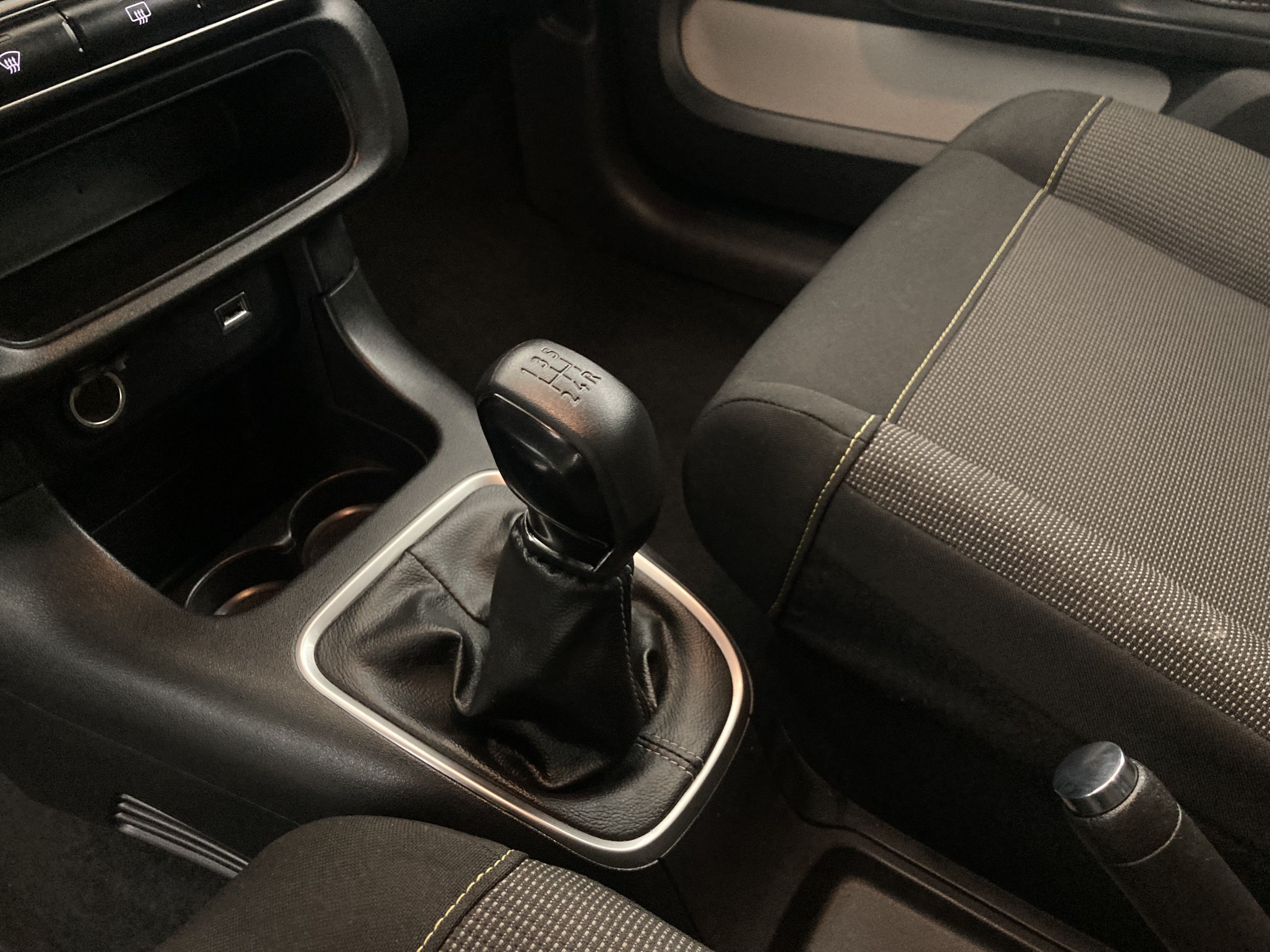 citroen c3 origin max 1.2 PURETECH 83 2024 gris acero 13