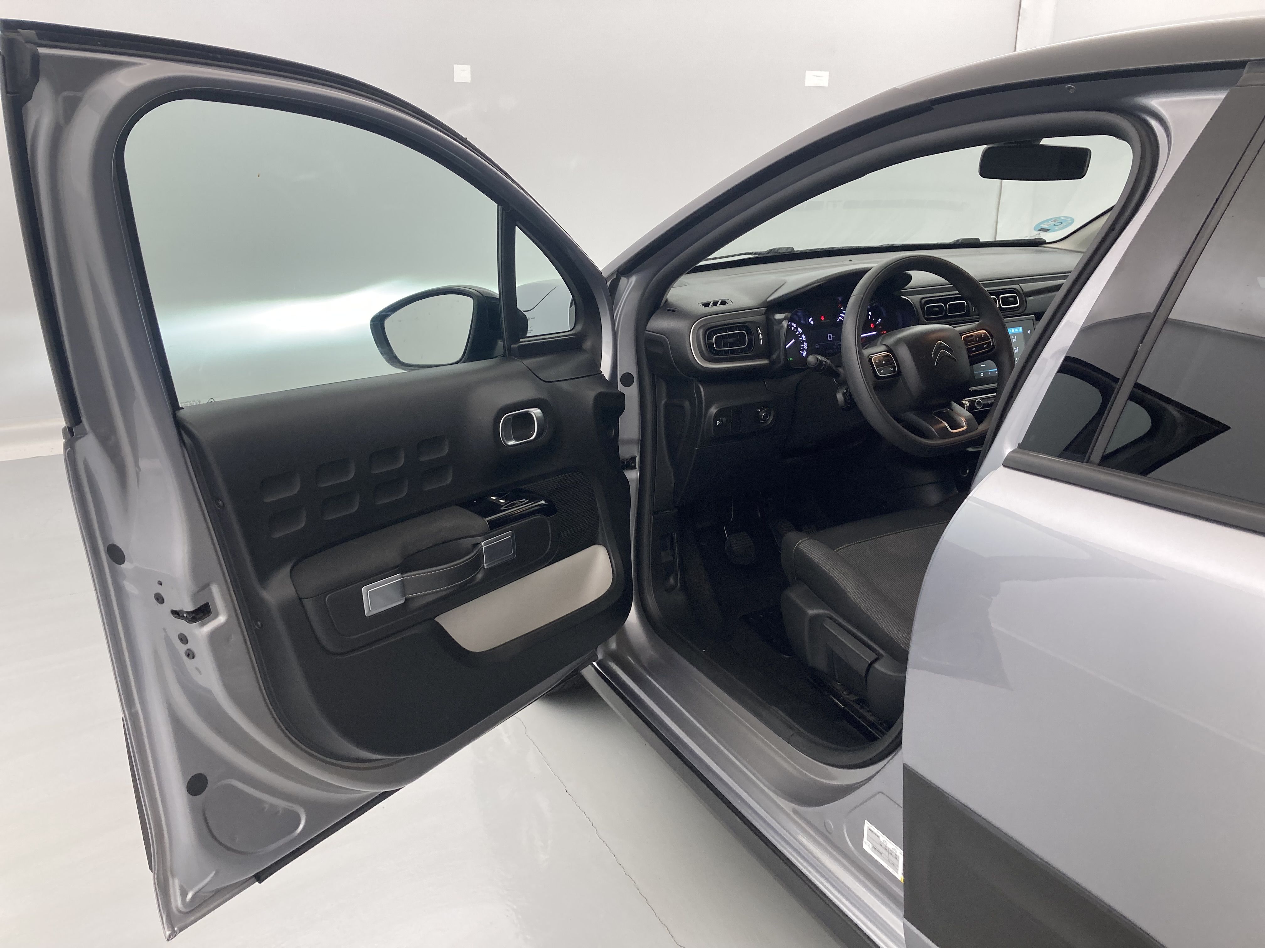 citroen c3 origin max 1.2 PURETECH 83 2024 gris acero 18