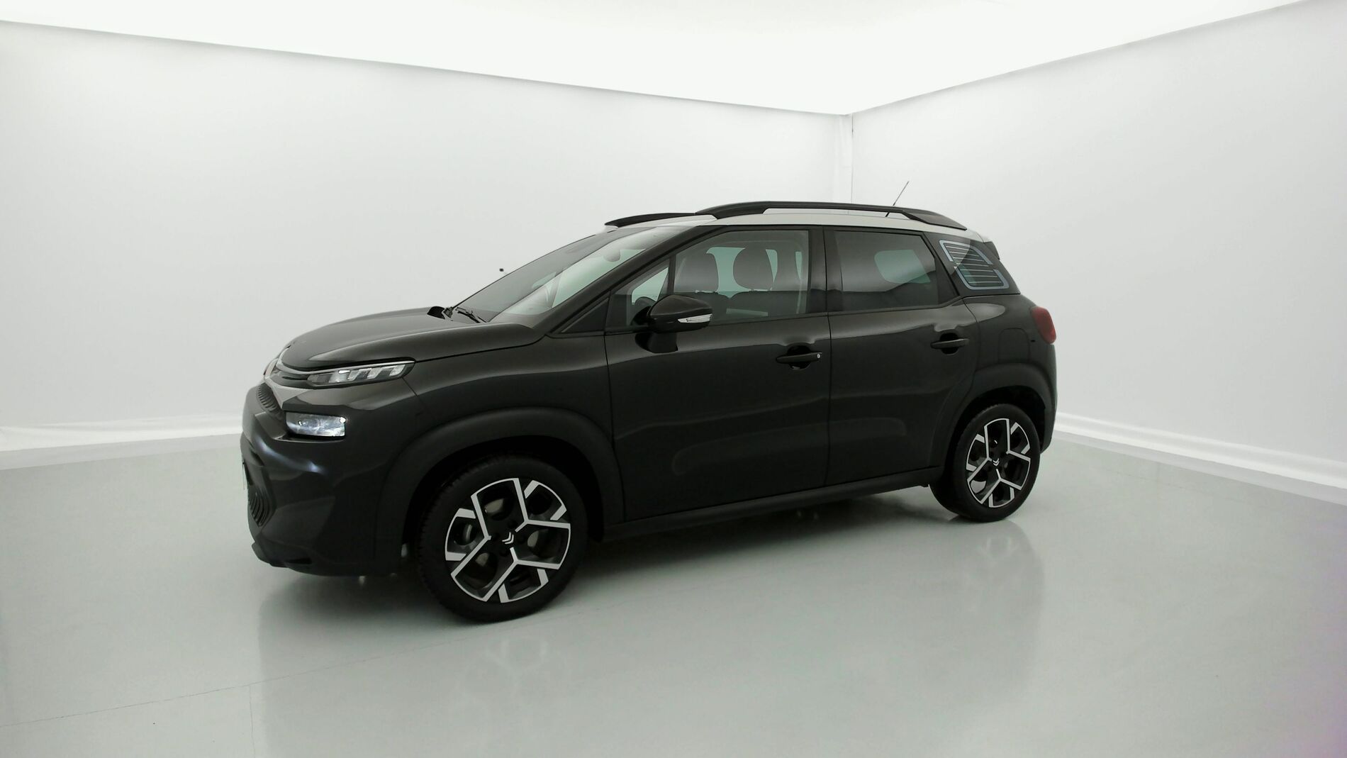 citroen c3 aircross shine pack 1.2 PURETECH 130 EAT 2023 negro perla nera / blanco 2