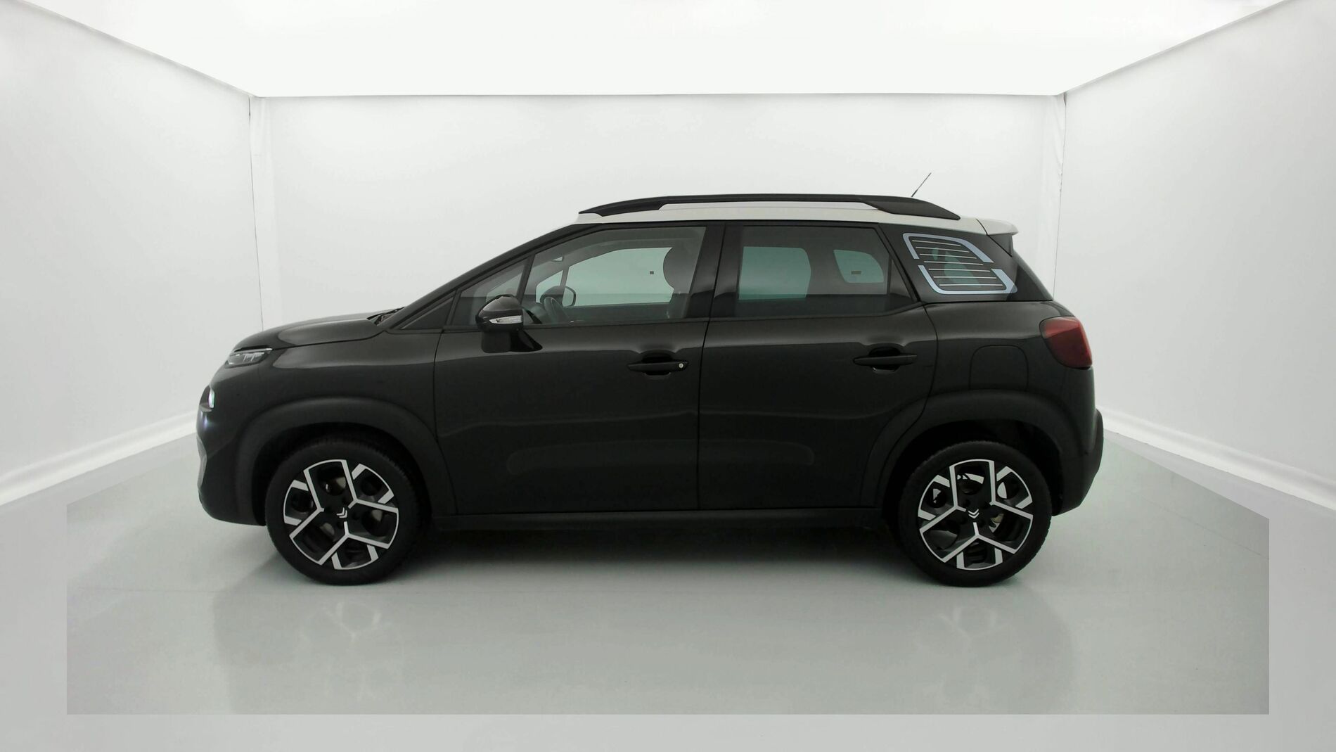 citroen c3 aircross shine pack 1.2 PURETECH 130 EAT 2023 negro perla nera / blanco 3